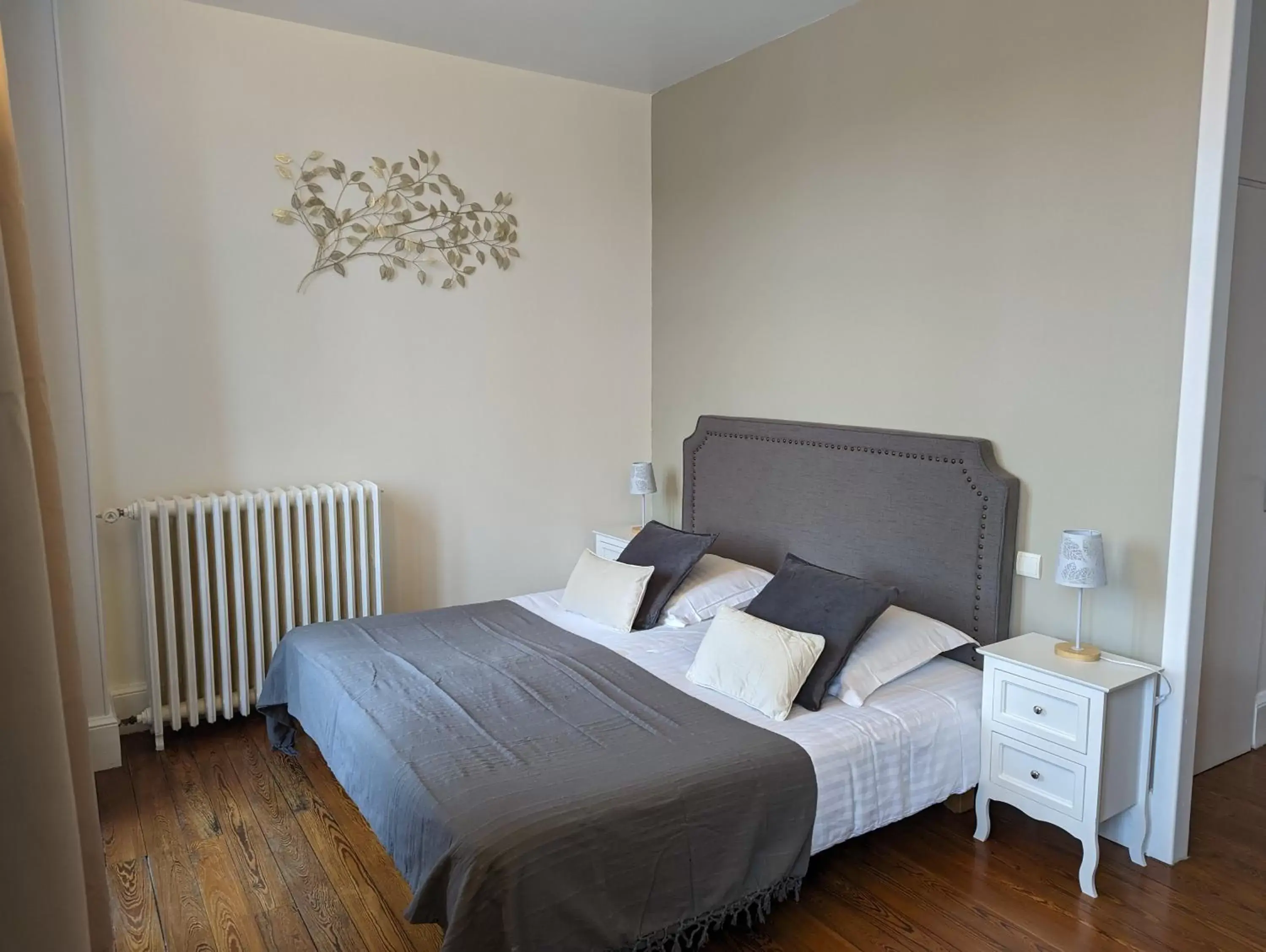 Twin Room in Logis Hotel La Tourelle du Beffroi Twin Room in Logis Hotel La Tourelle du Beffroi