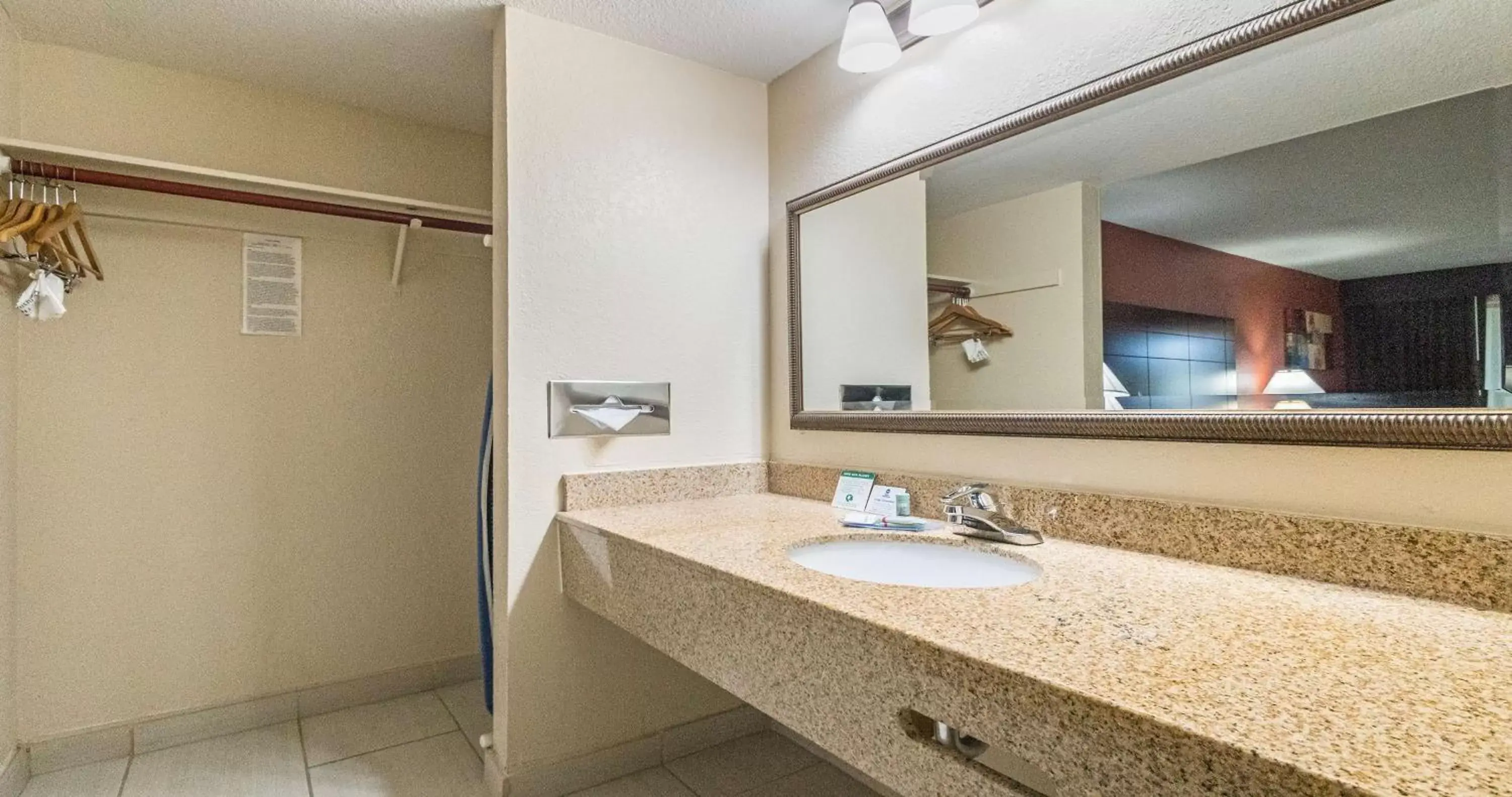 Bathroom in Best Western Roseville Inn