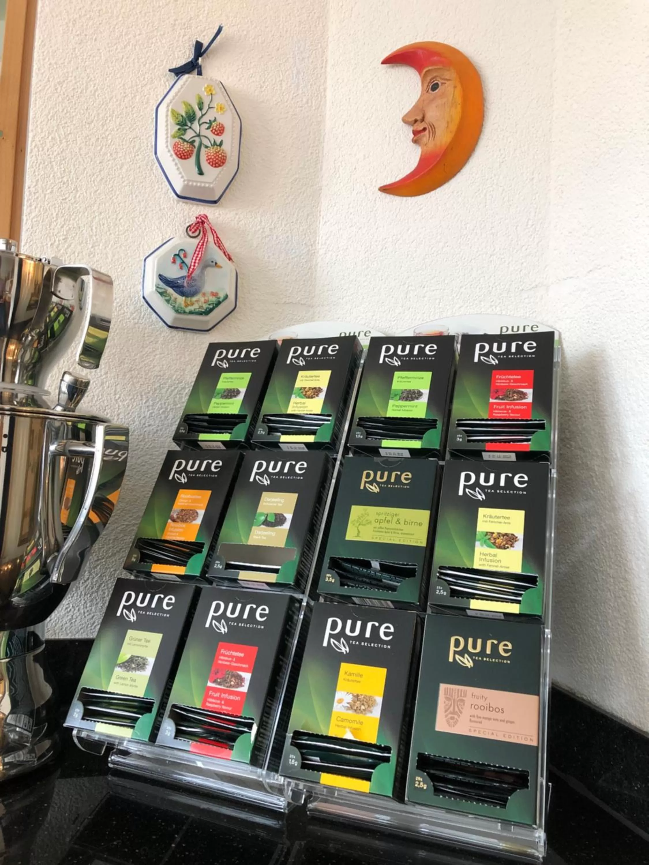 Buffet breakfast in Hotel Peterchens Mondfahrt