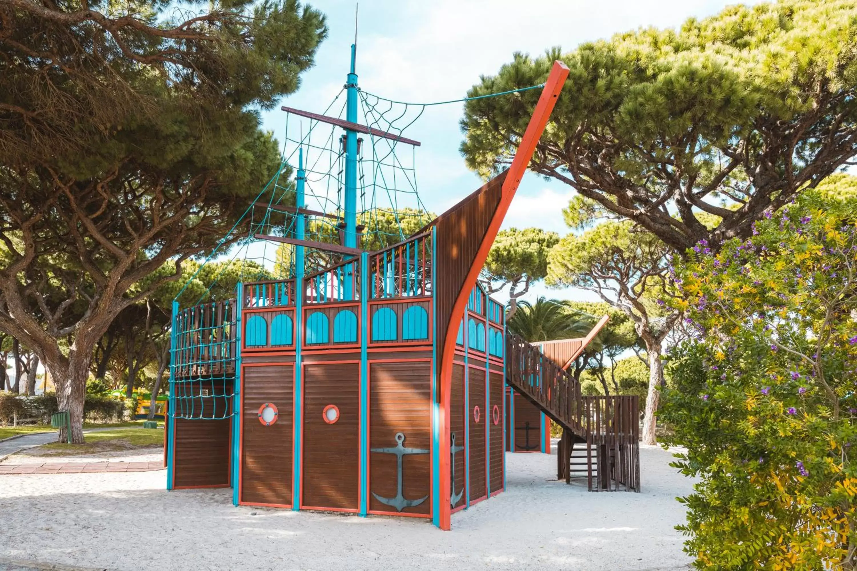 Children play ground, Children's Play Area in Pine Cliffs Gardens