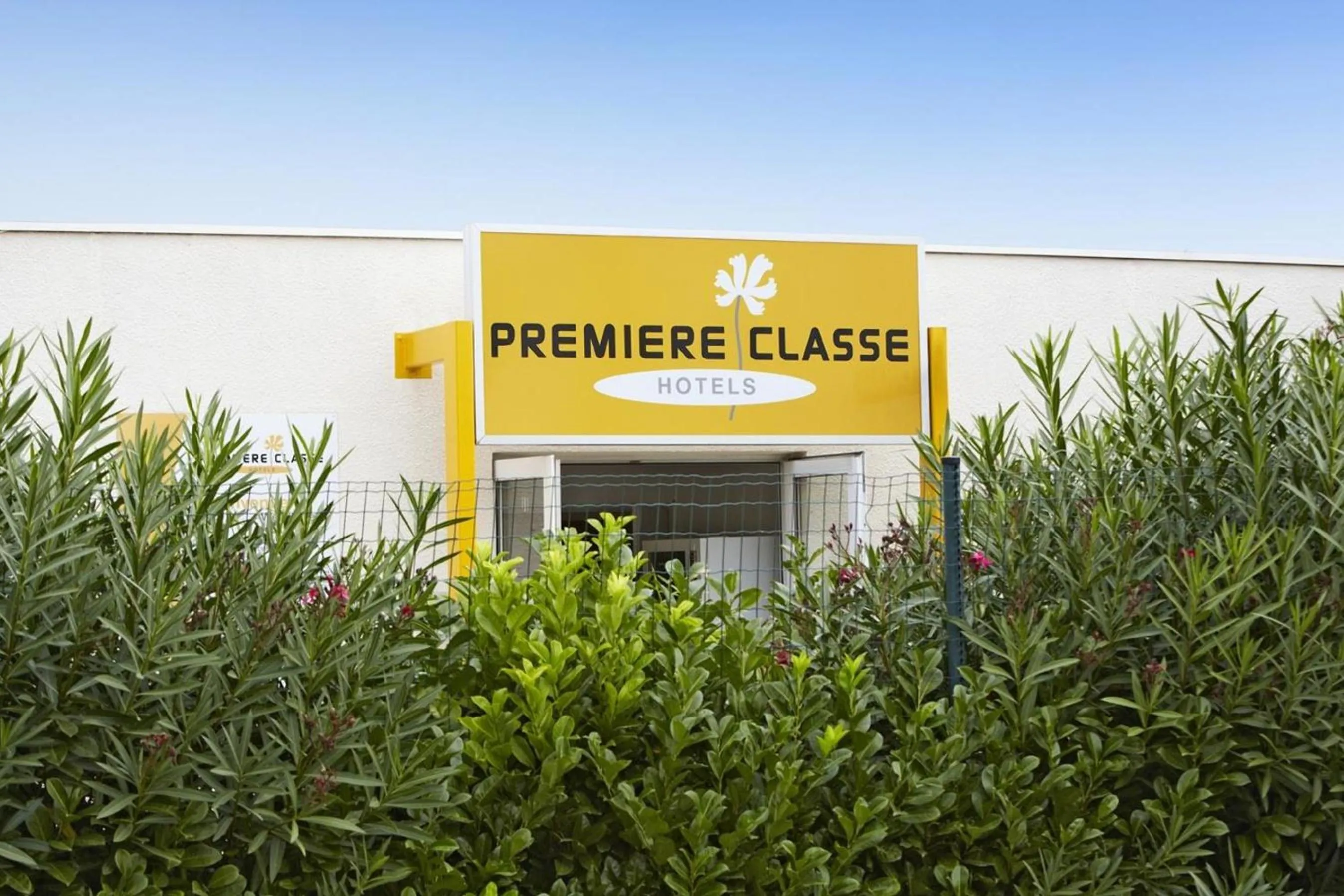 Facade/entrance in Premiere Classe Avignon Courtine Gare TGV