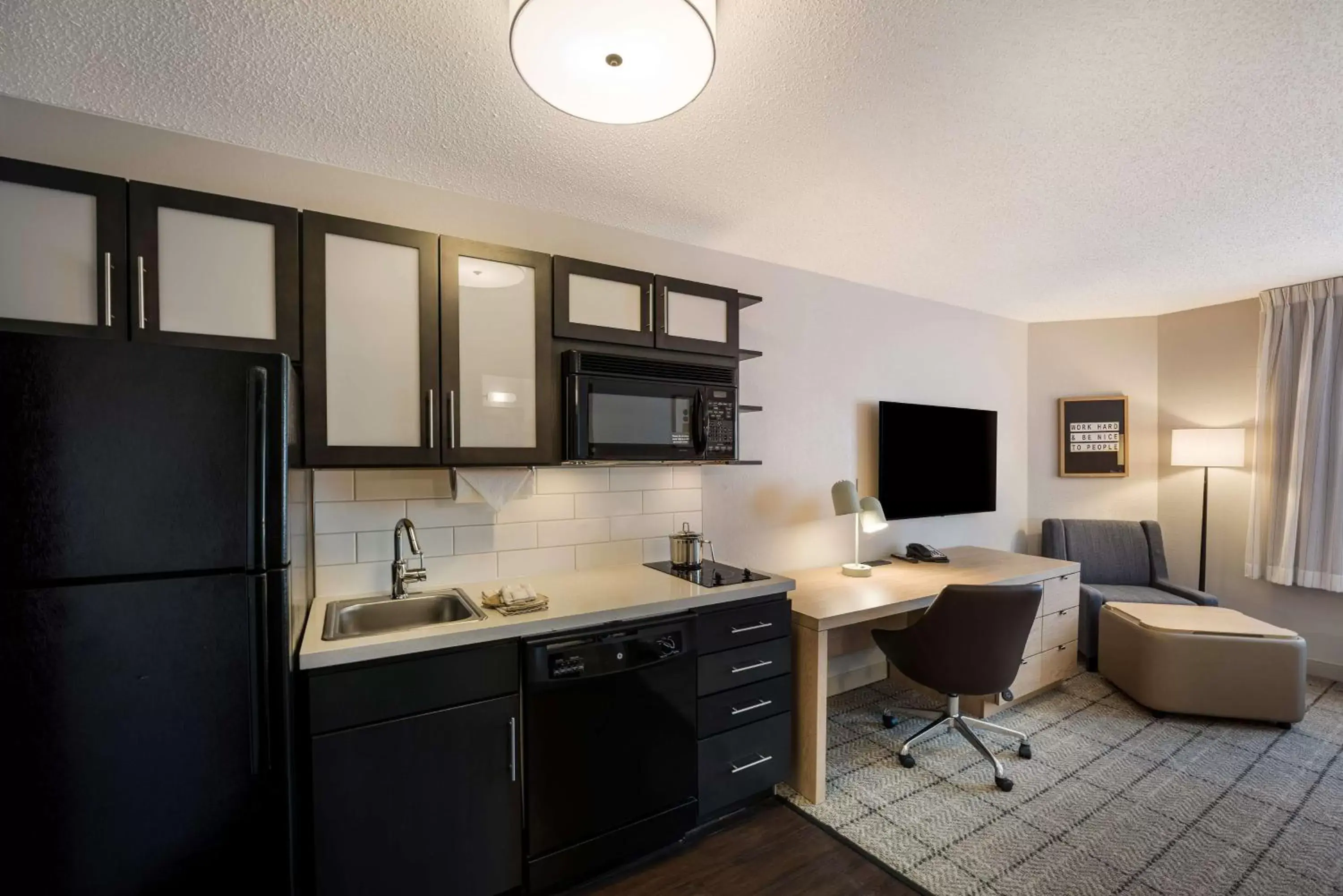 Kitchen or kitchenette, Kitchen/Kitchenette in Sonesta Simply Suites Jersey City