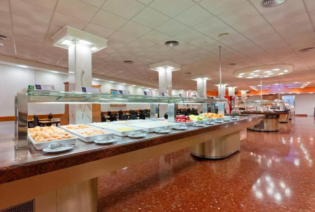 Restaurant/places to eat in Hotel Cabana