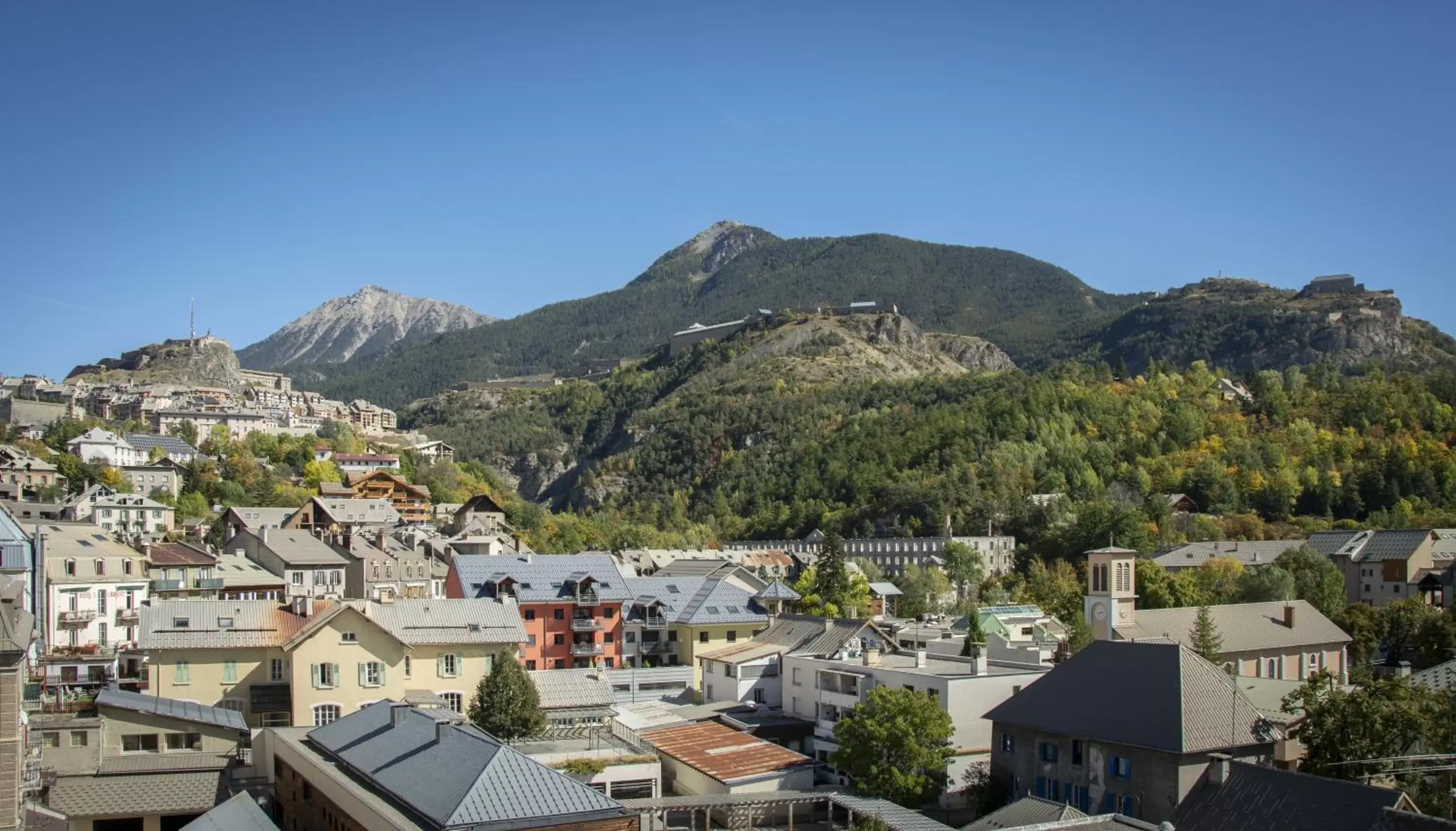 City view, Mountain View in Hôtel Mont-Brison