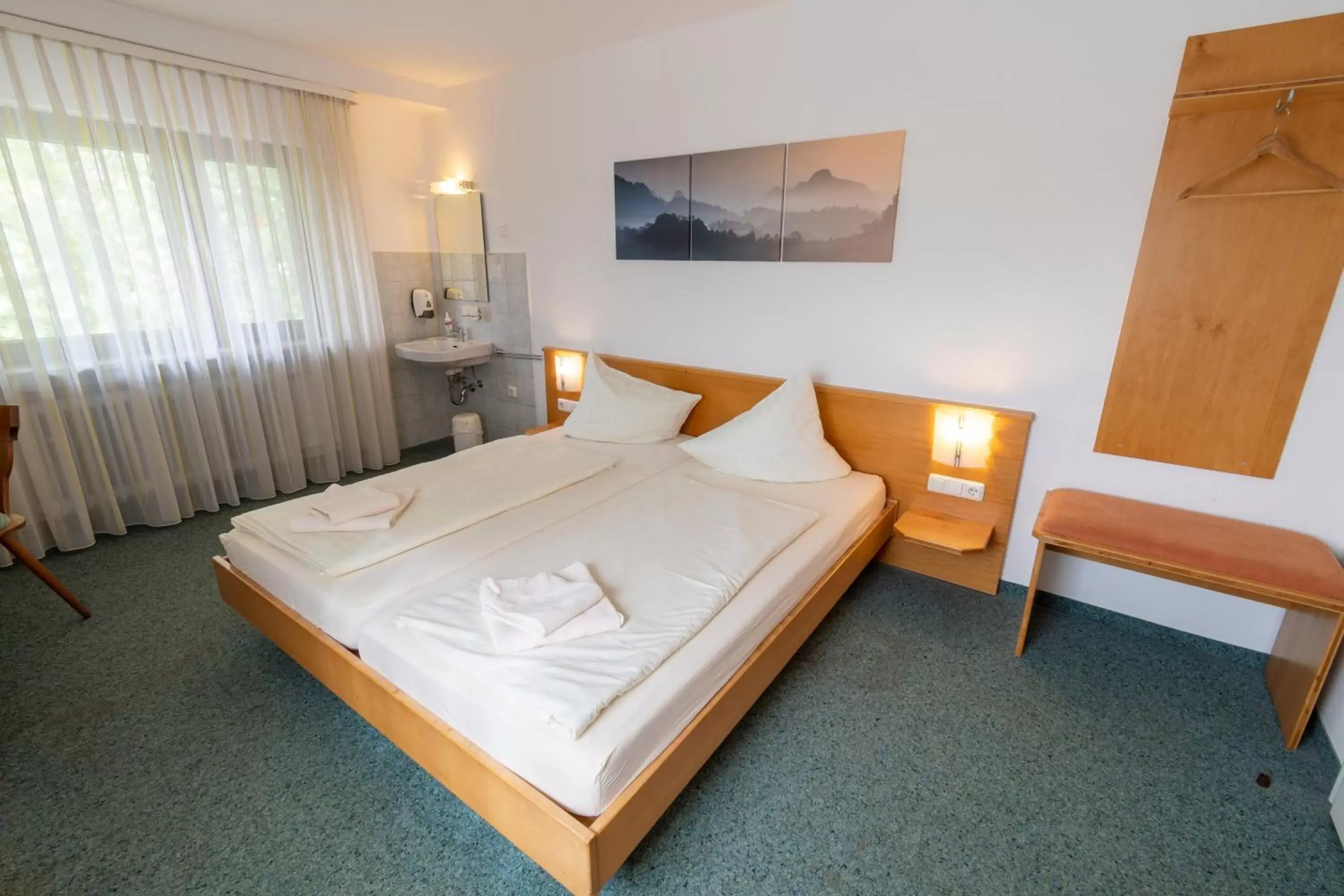 Economy Double Room with Shared Bathroom in Hotel Landgasthof Ratz Economy Double Room with Shared Bathroom in Hotel Landgasthof Ratz