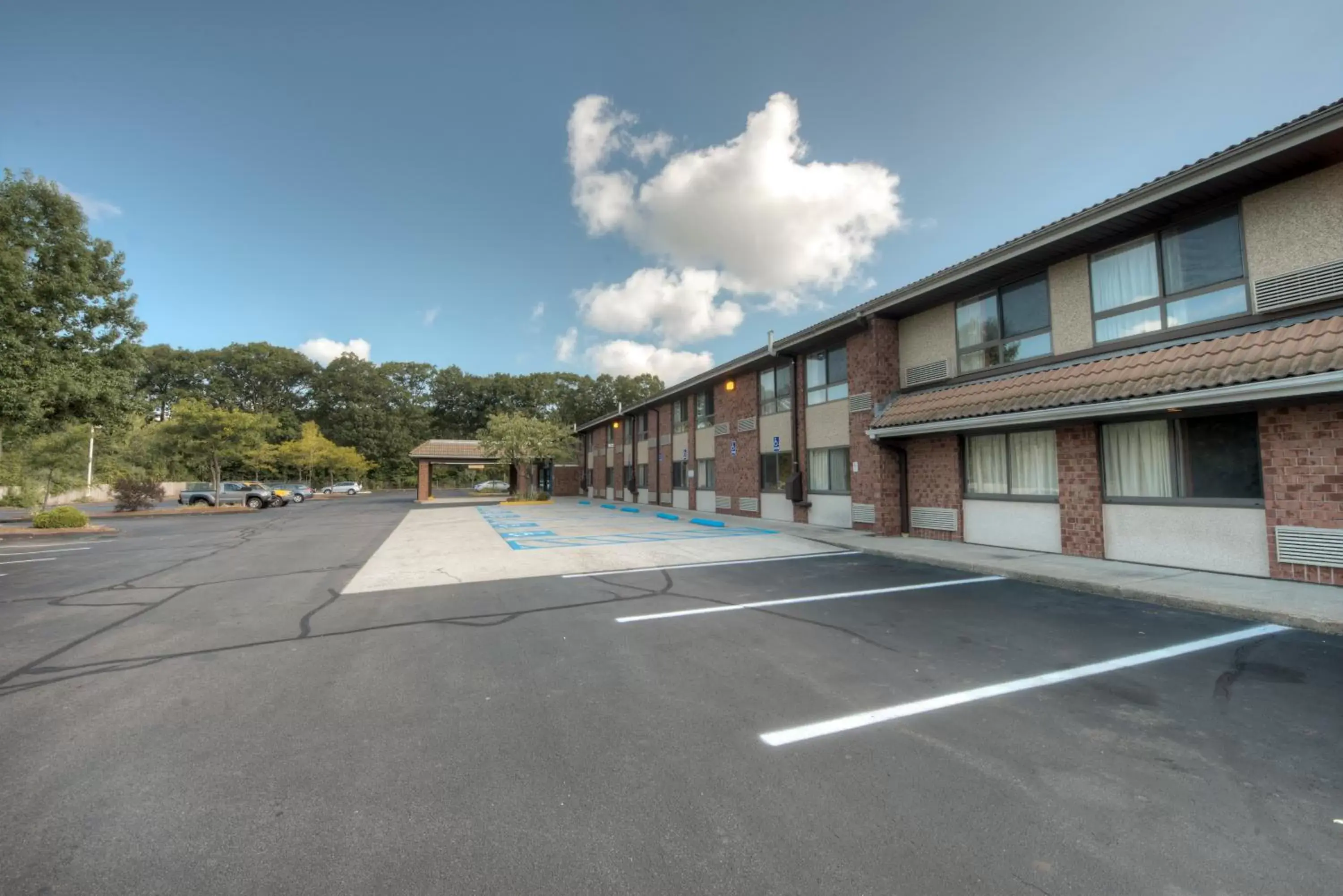 Facade/entrance, Property Building in Motel 6-Branford, CT - New Haven