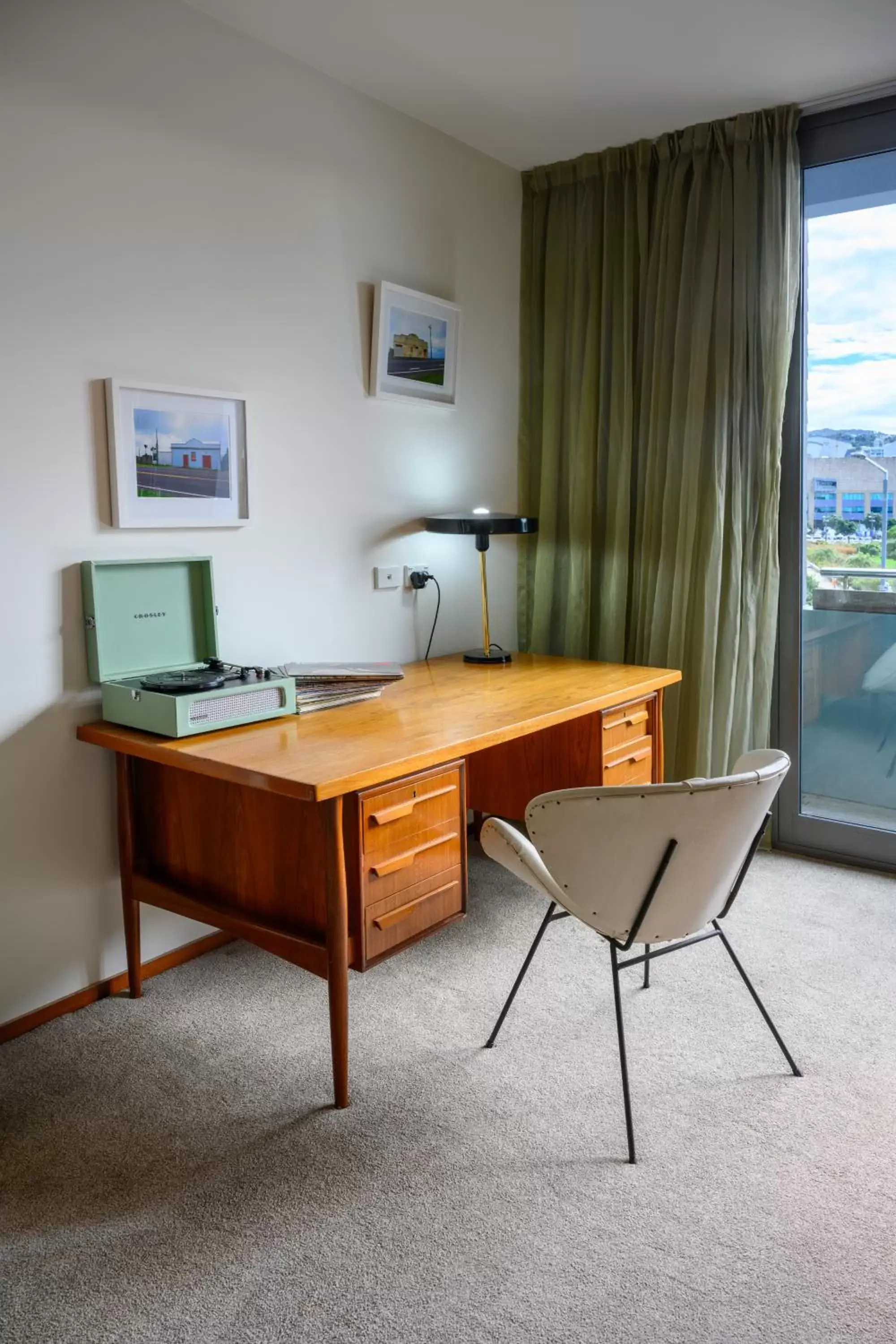 Seating area, TV/Entertainment Center in Ohtel Wellington