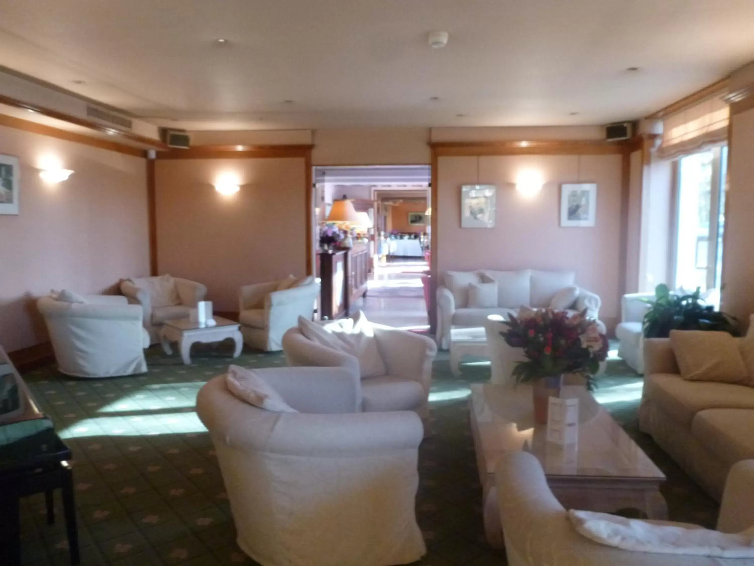 Lounge or bar, Seating Area in Logis Hôtel Le Rivage