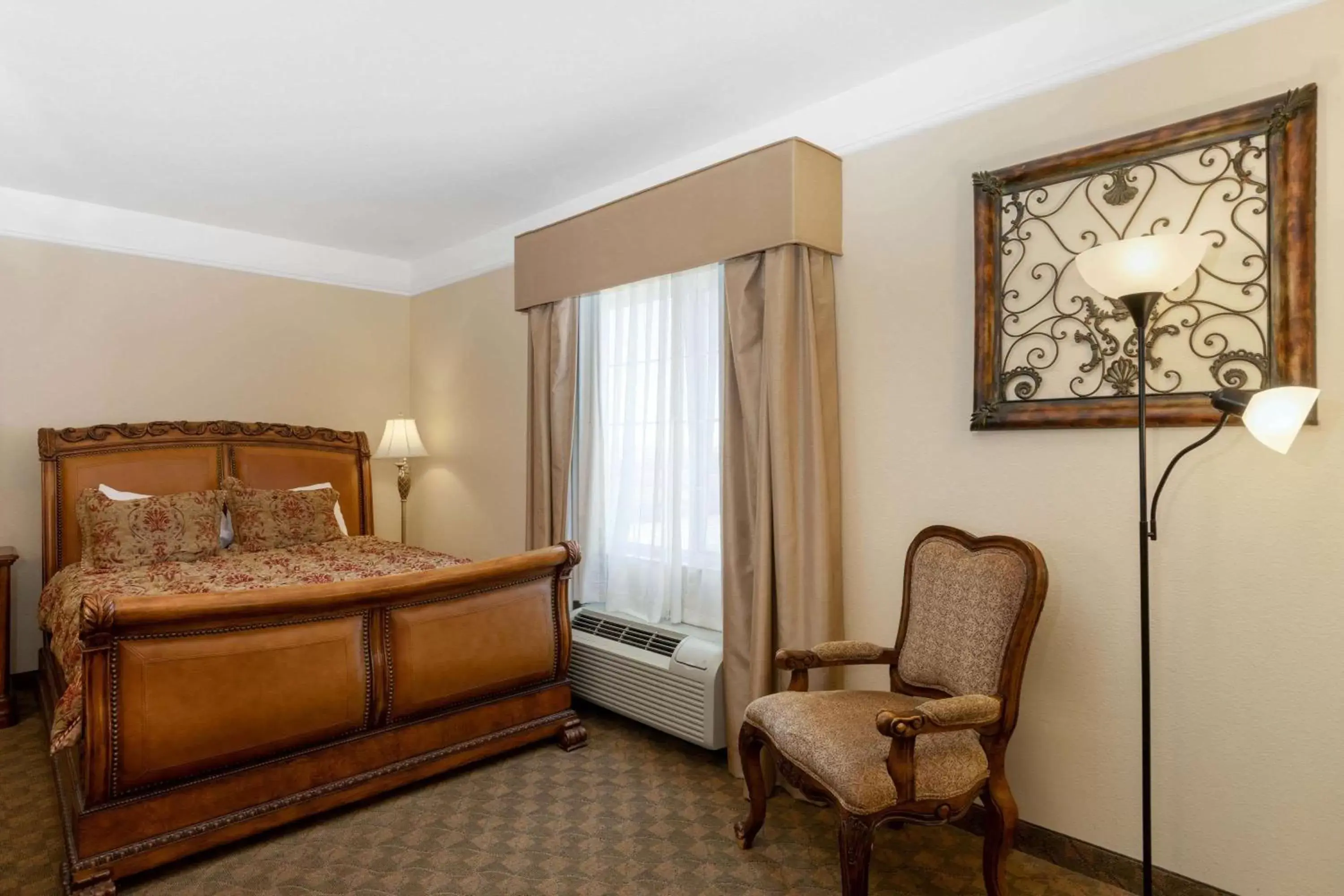 Photo of the whole room, Bed in La Quinta by Wyndham Dodge City