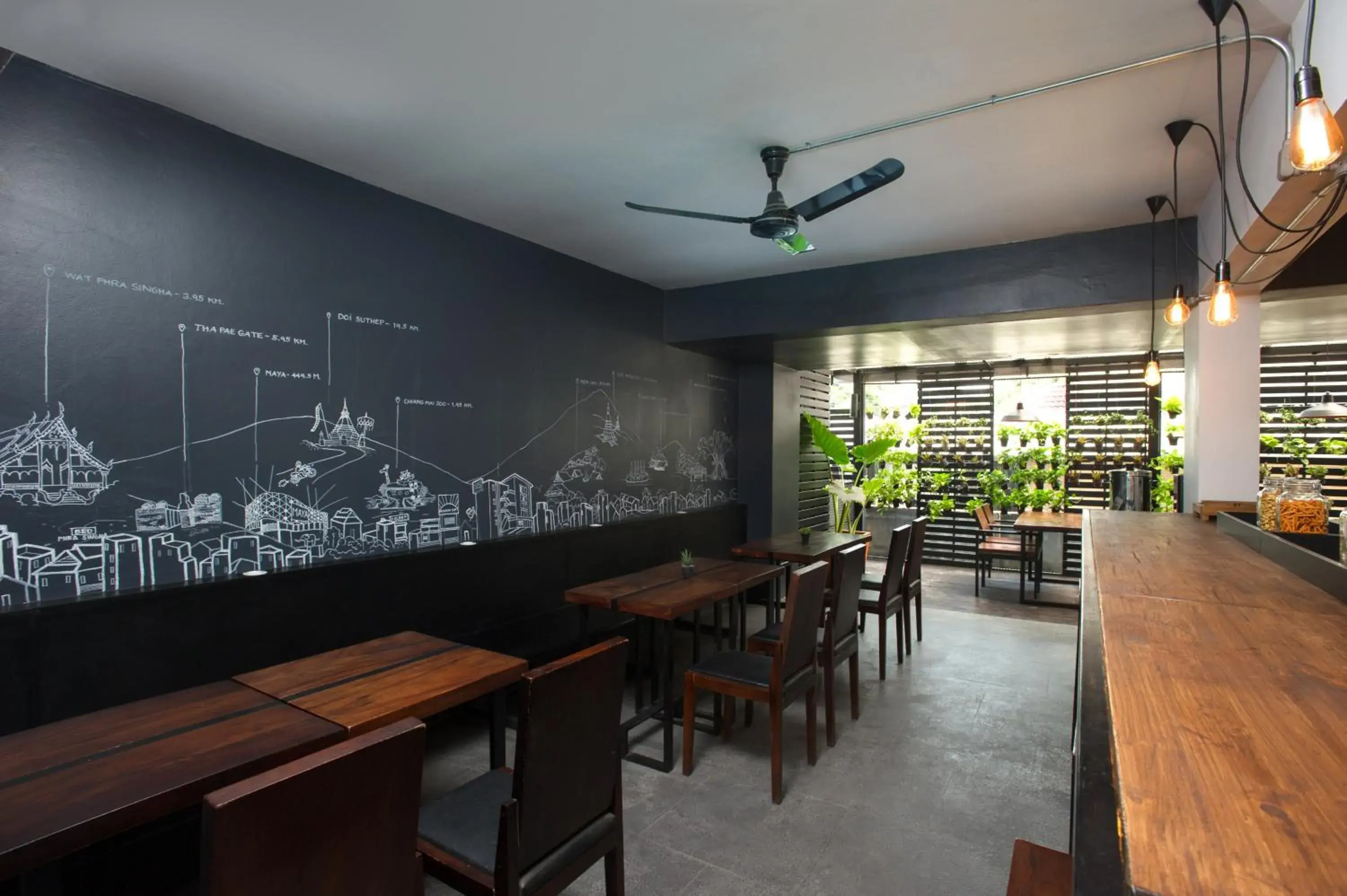 Communal lounge/ TV room, Restaurant/Places to Eat in 9.5Hotel Chiangmai