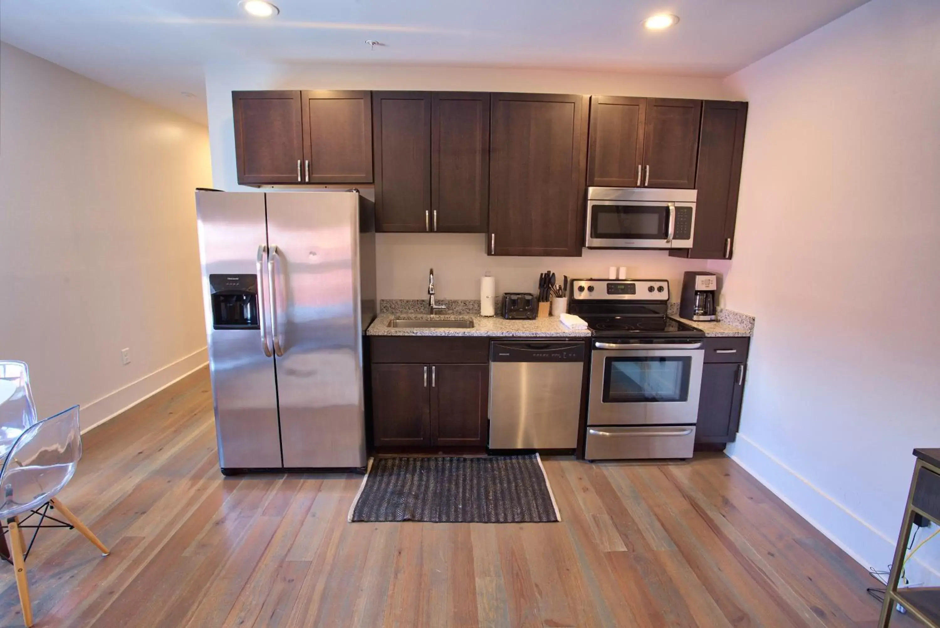 Kitchen or kitchenette, Kitchen/Kitchenette in 493 King Two Bedroom Suites