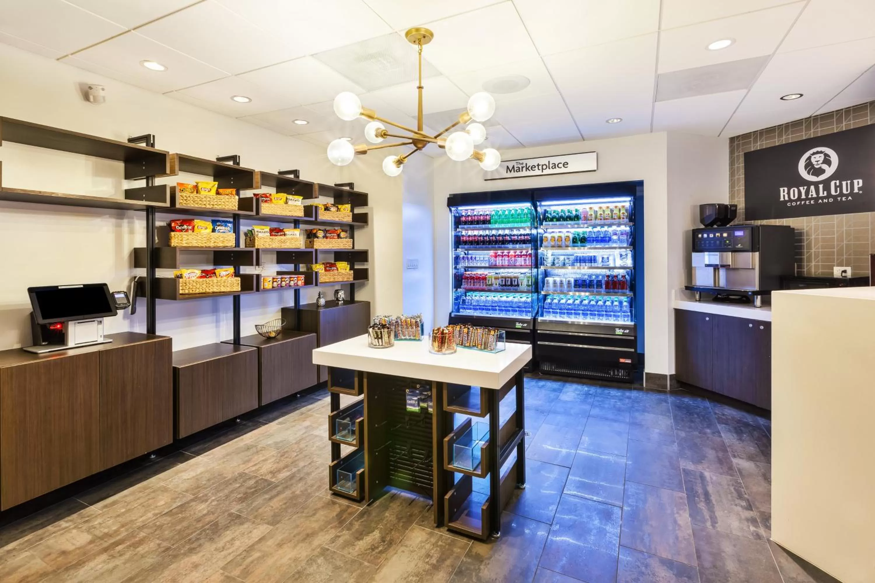 Lobby or reception in Crowne Plaza Dulles Airport by IHG