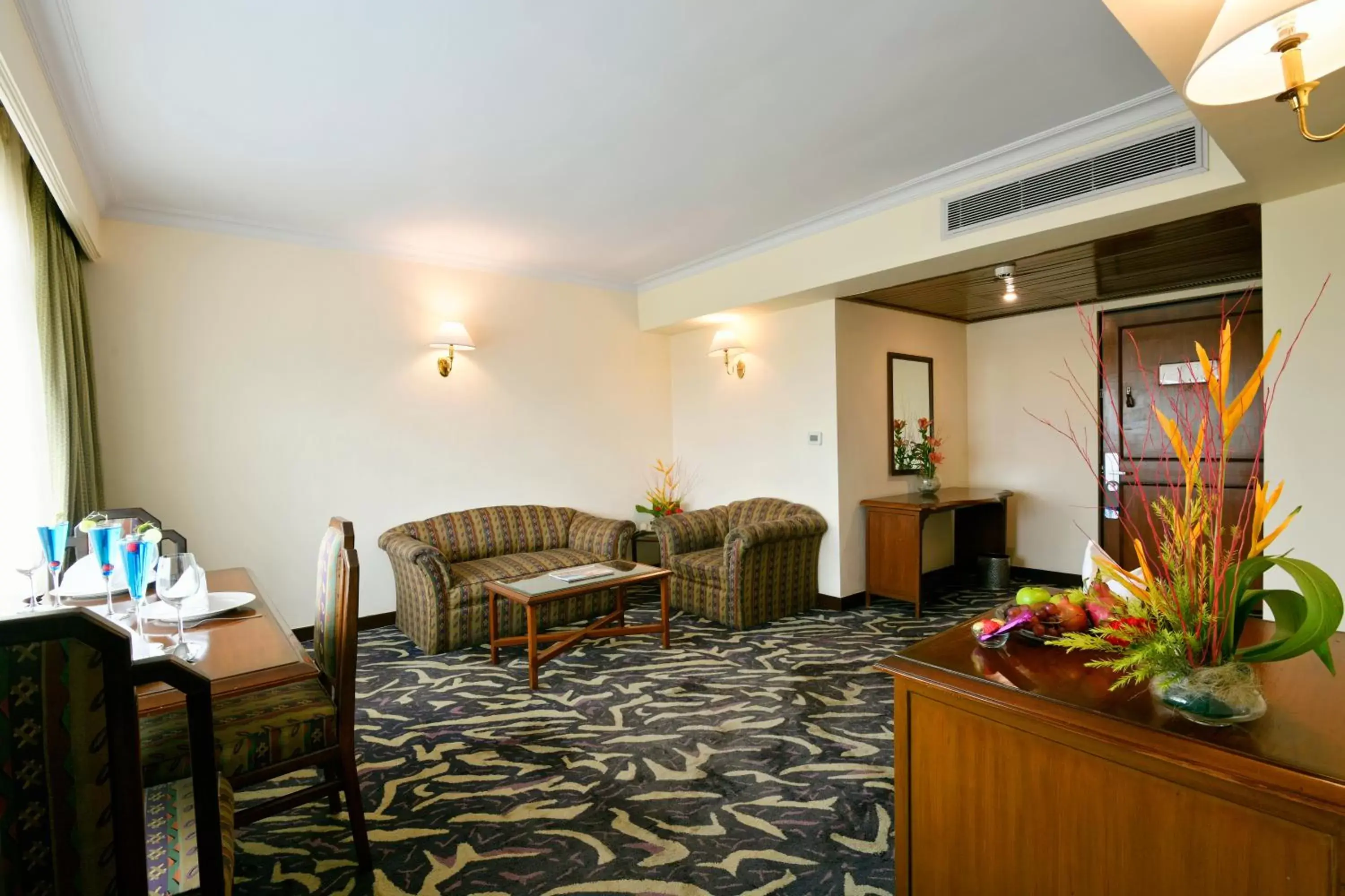 Living room, Seating Area in The Peerless Inn Kolkata