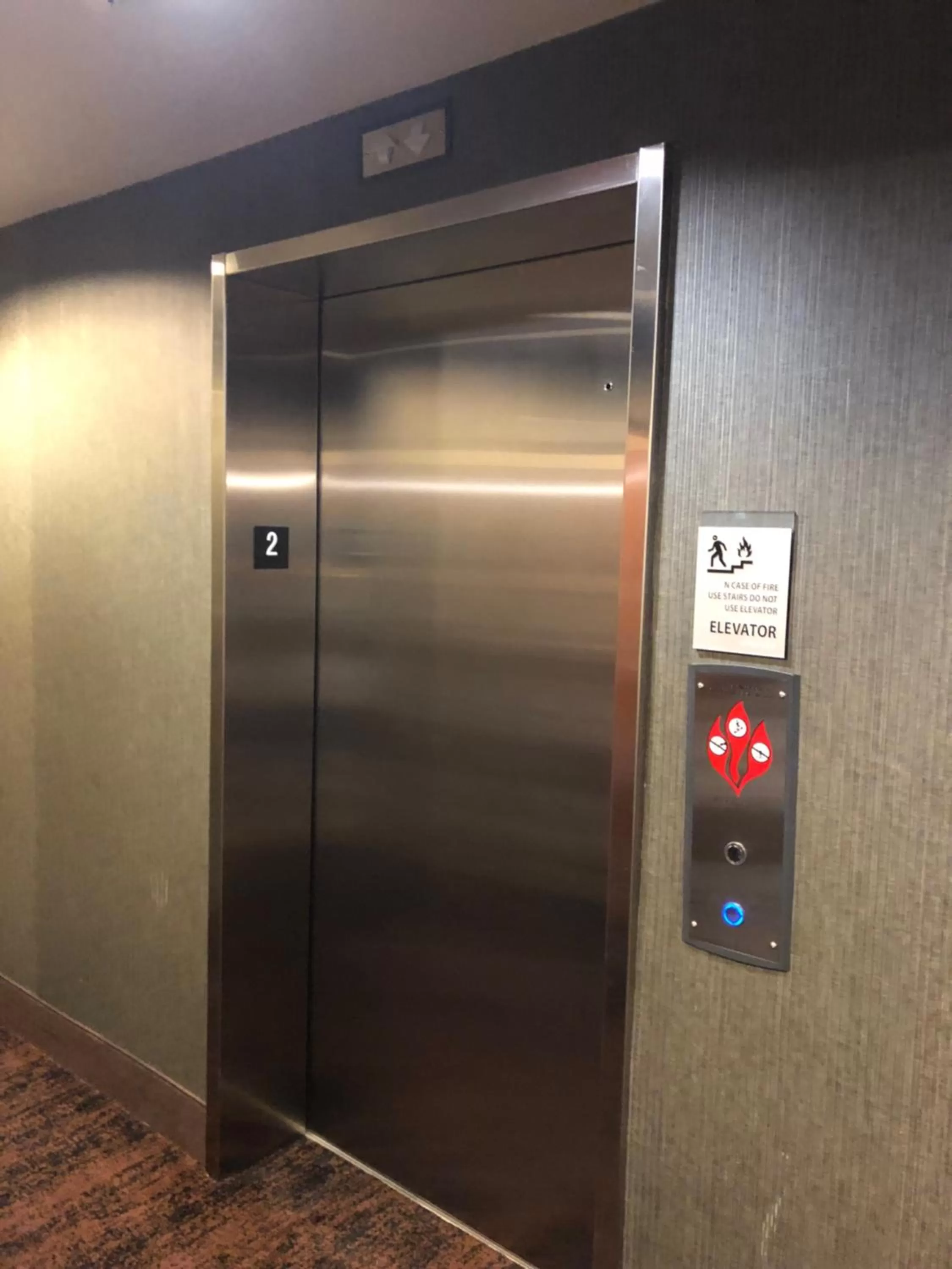 Countryview Inn & Suites