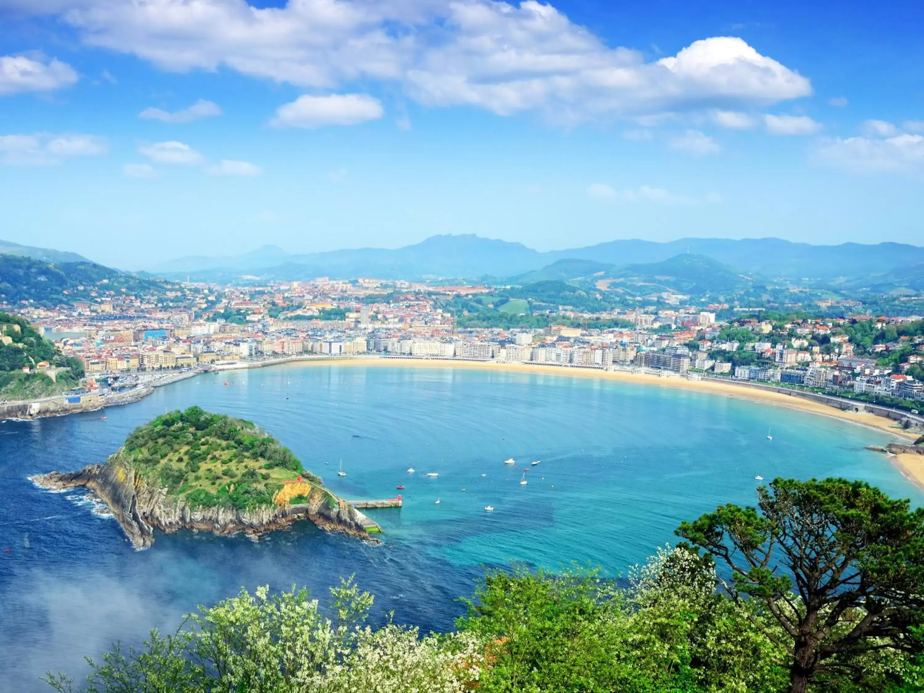 Activities, Bird's-eye View in Hotel Antik San Sebastián