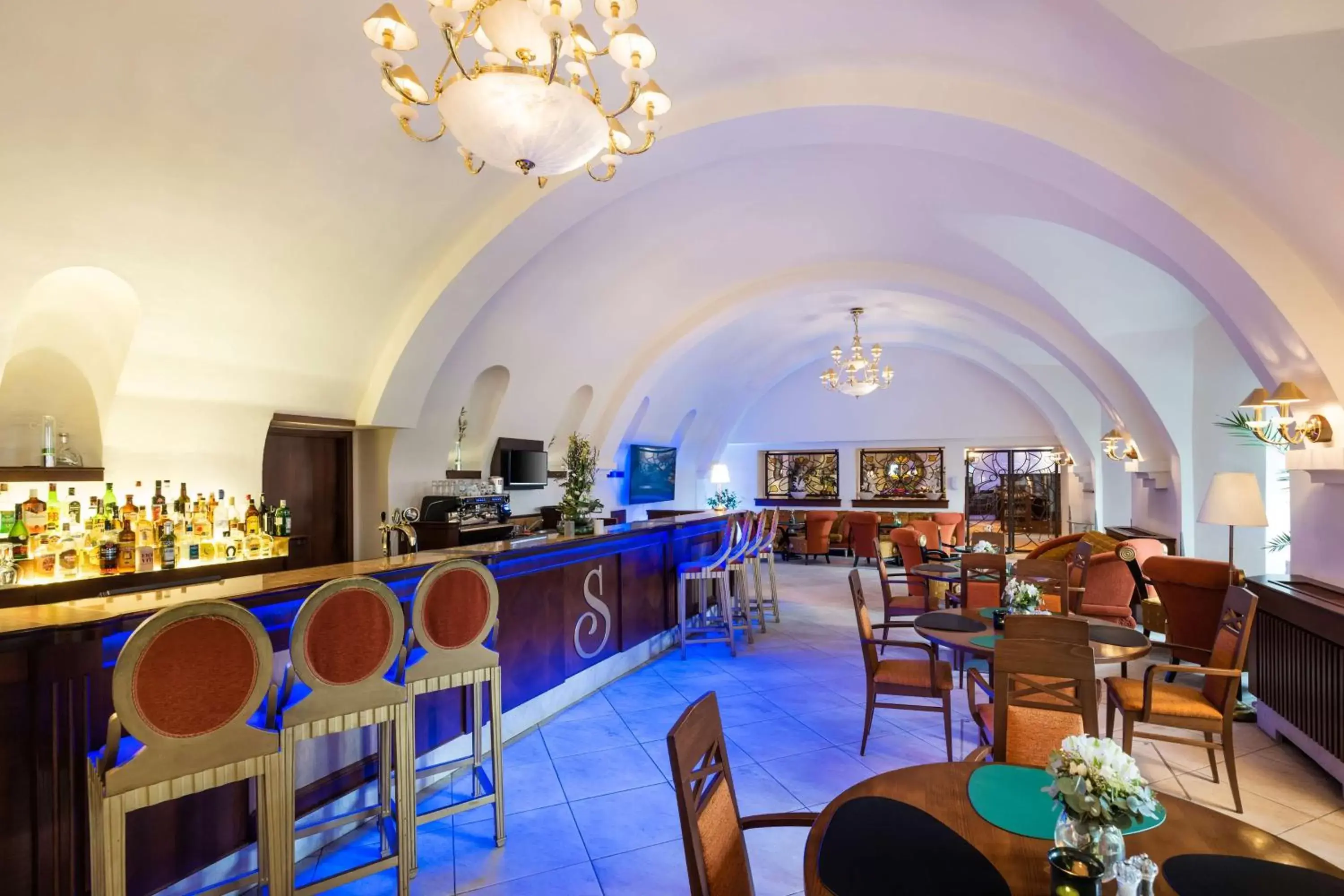 Lounge or bar, Restaurant/Places to Eat in Lindner Hotel Prague Castle, part of JdV by Hyatt