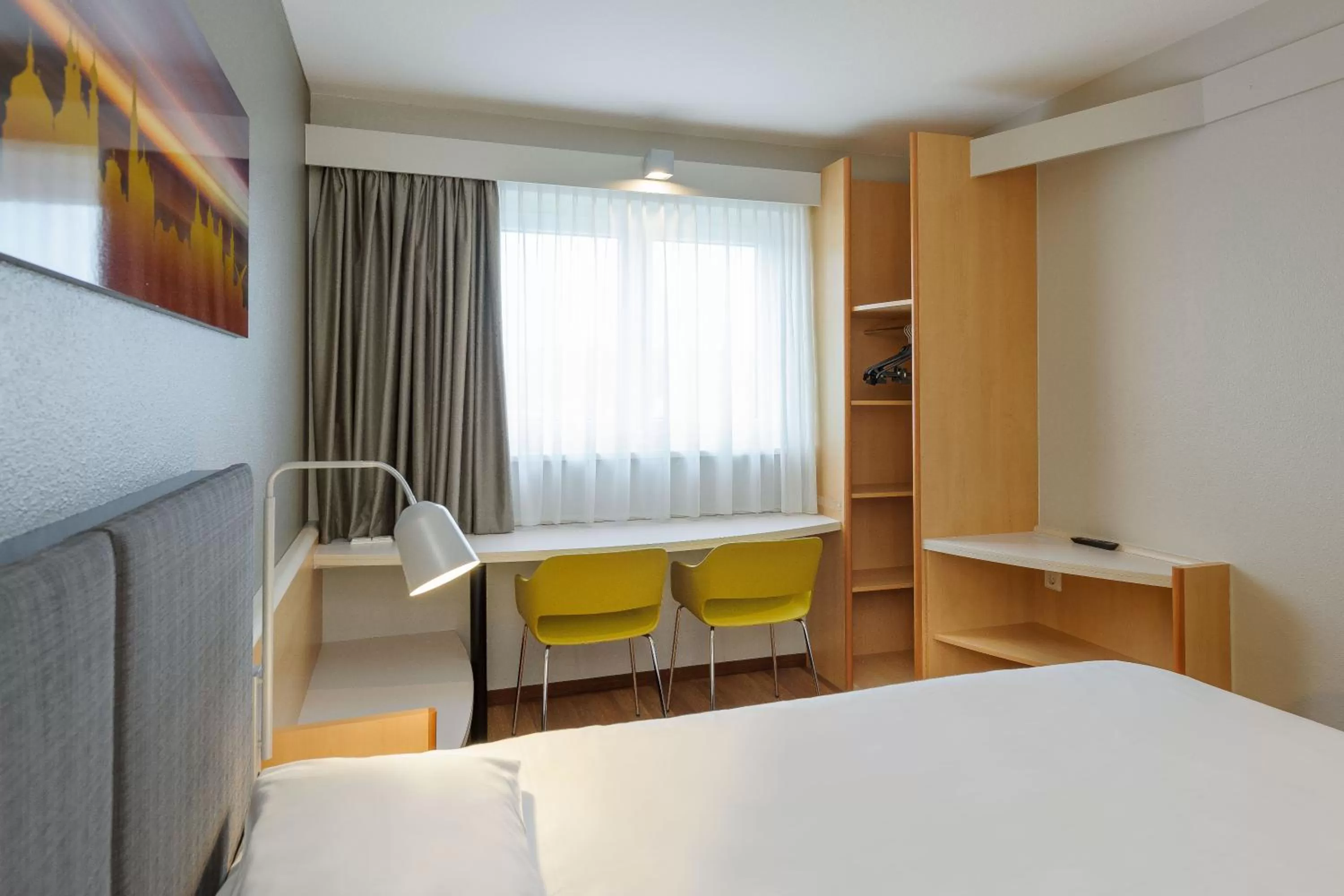 Photo of the whole room, Bed in ibis Hotel Würzburg City