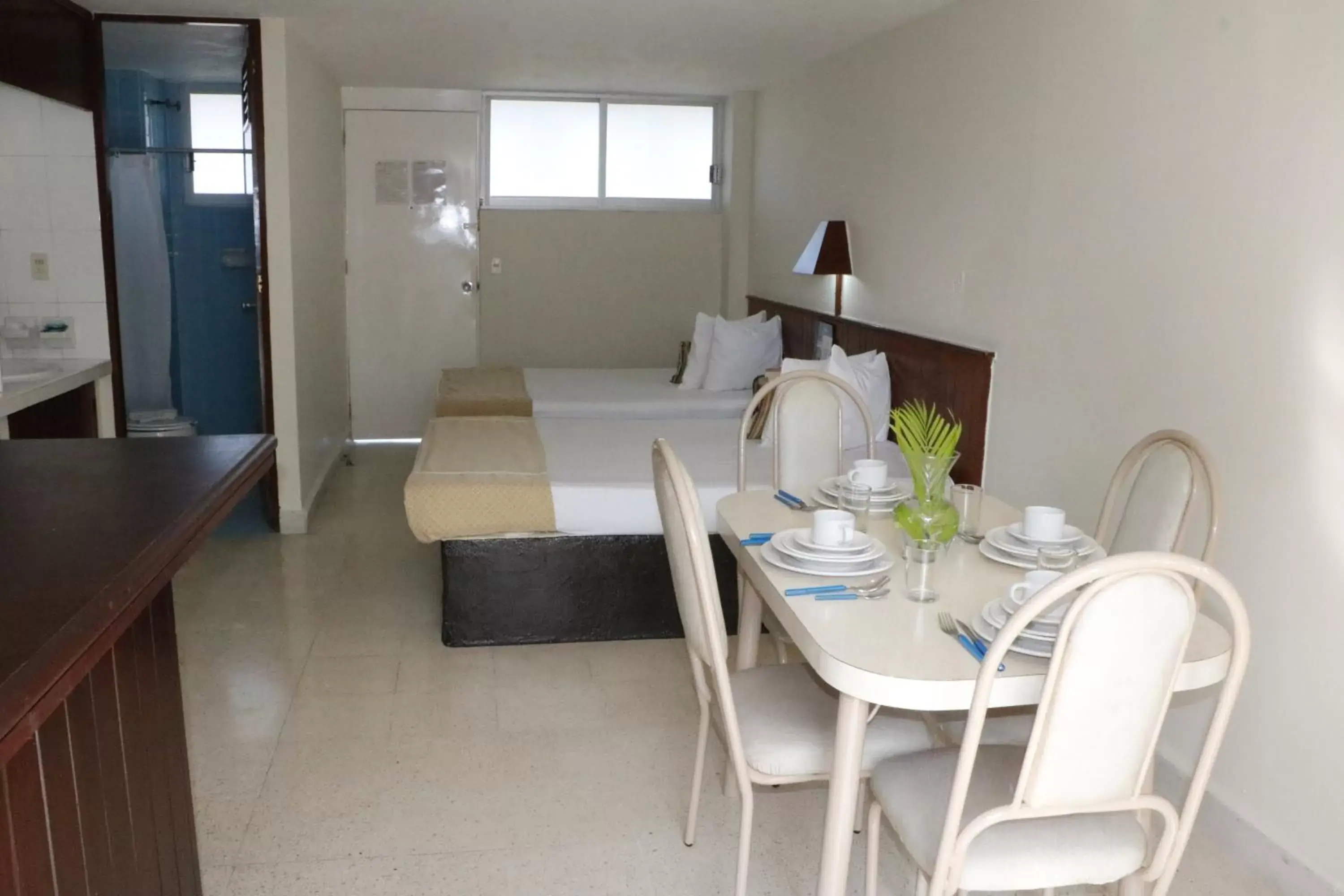 Dining Area in Alba Suites Acapulco