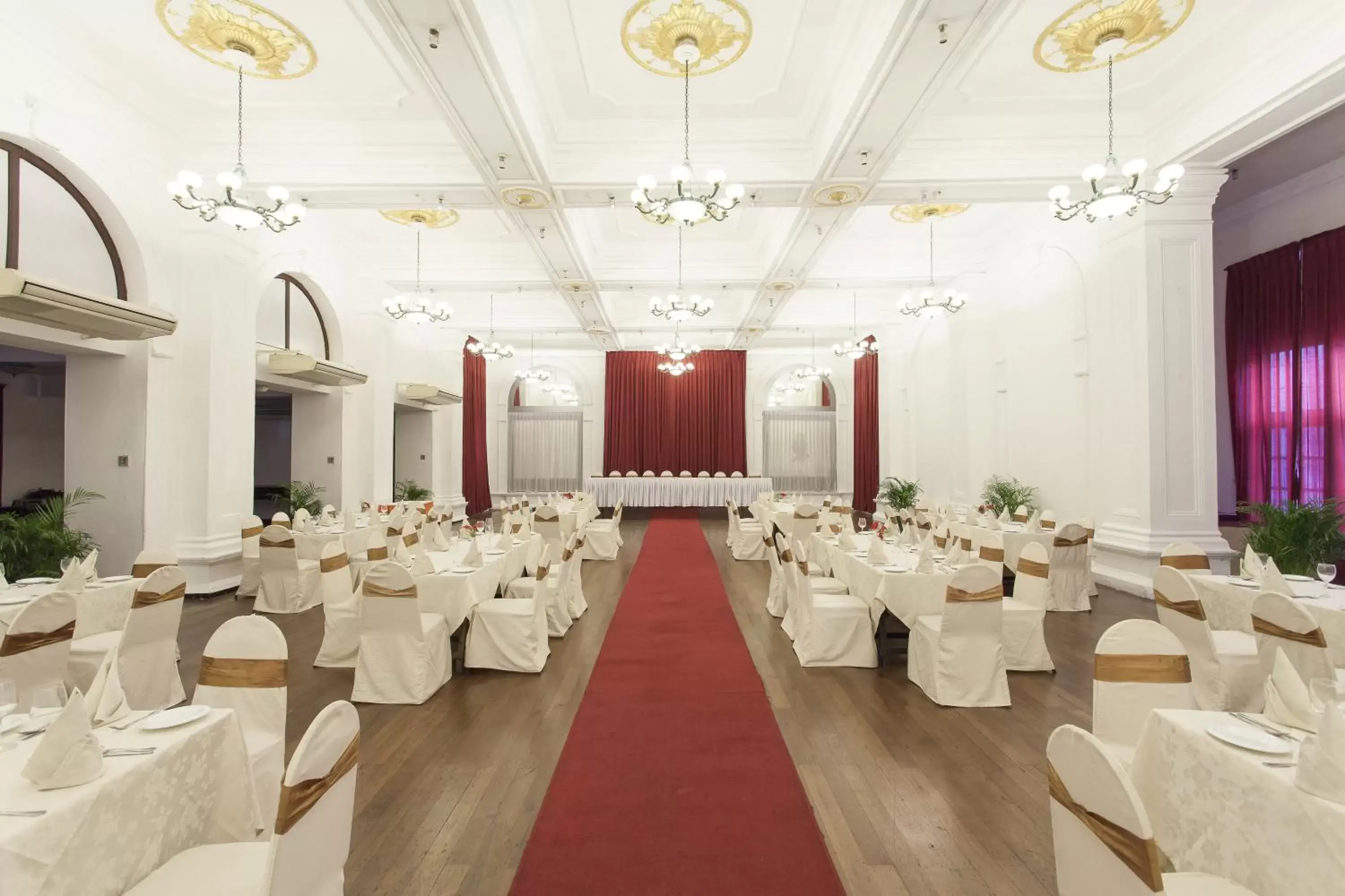 Banquet/Function facilities, Banquet Facilities in Queen's Hotel