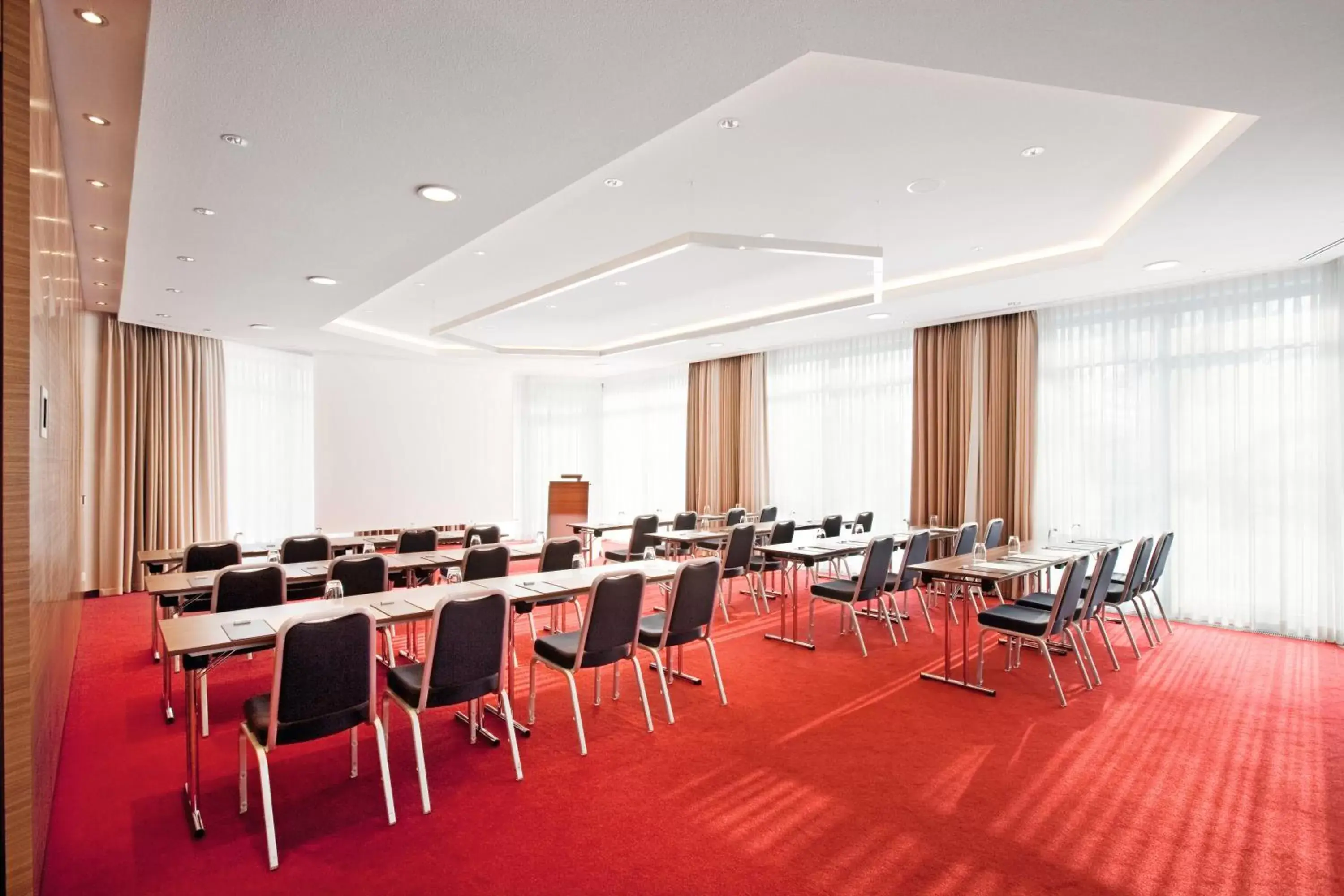 Business facilities in Mövenpick Hotel Münster am Aasee