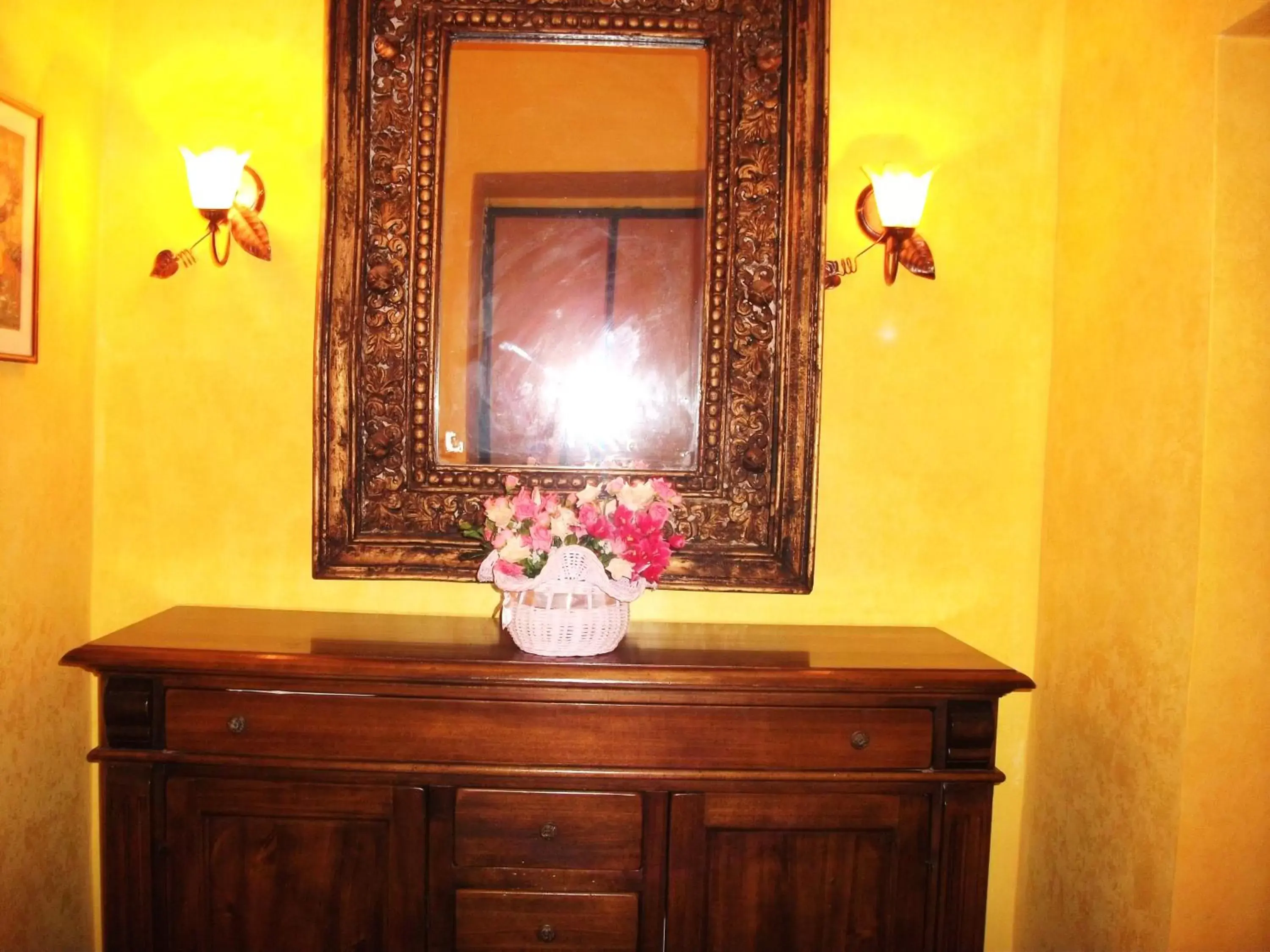 Lobby or reception, Bathroom in Max House