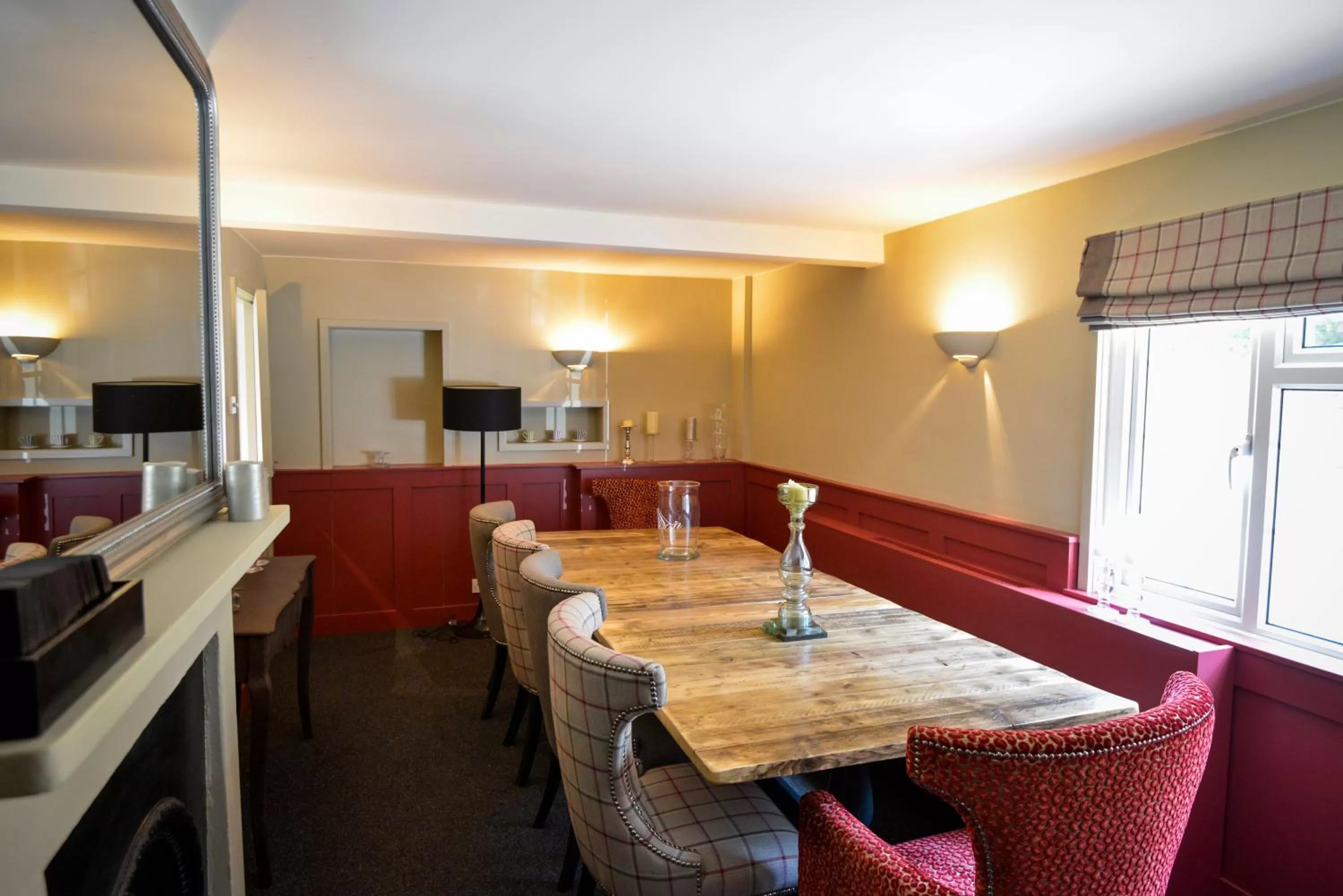 Restaurant/places to eat, Dining Area in Crazy Fox Hurley Boutique B&B