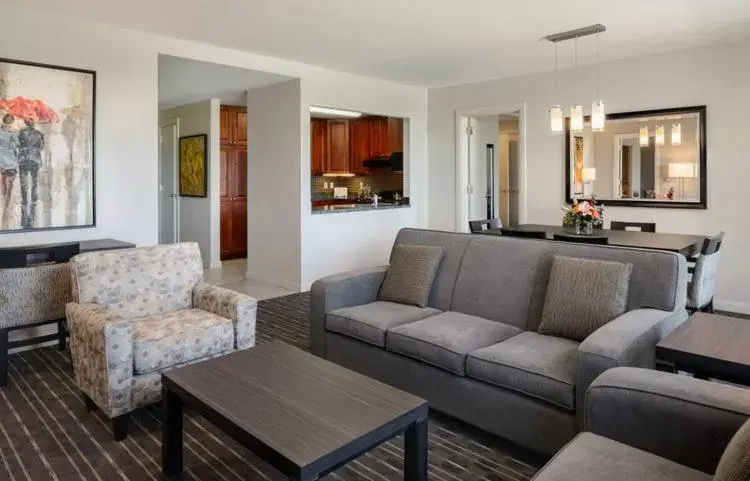 Living room, Seating Area in Broadway Plaza, Trademark Collection by Wyndham