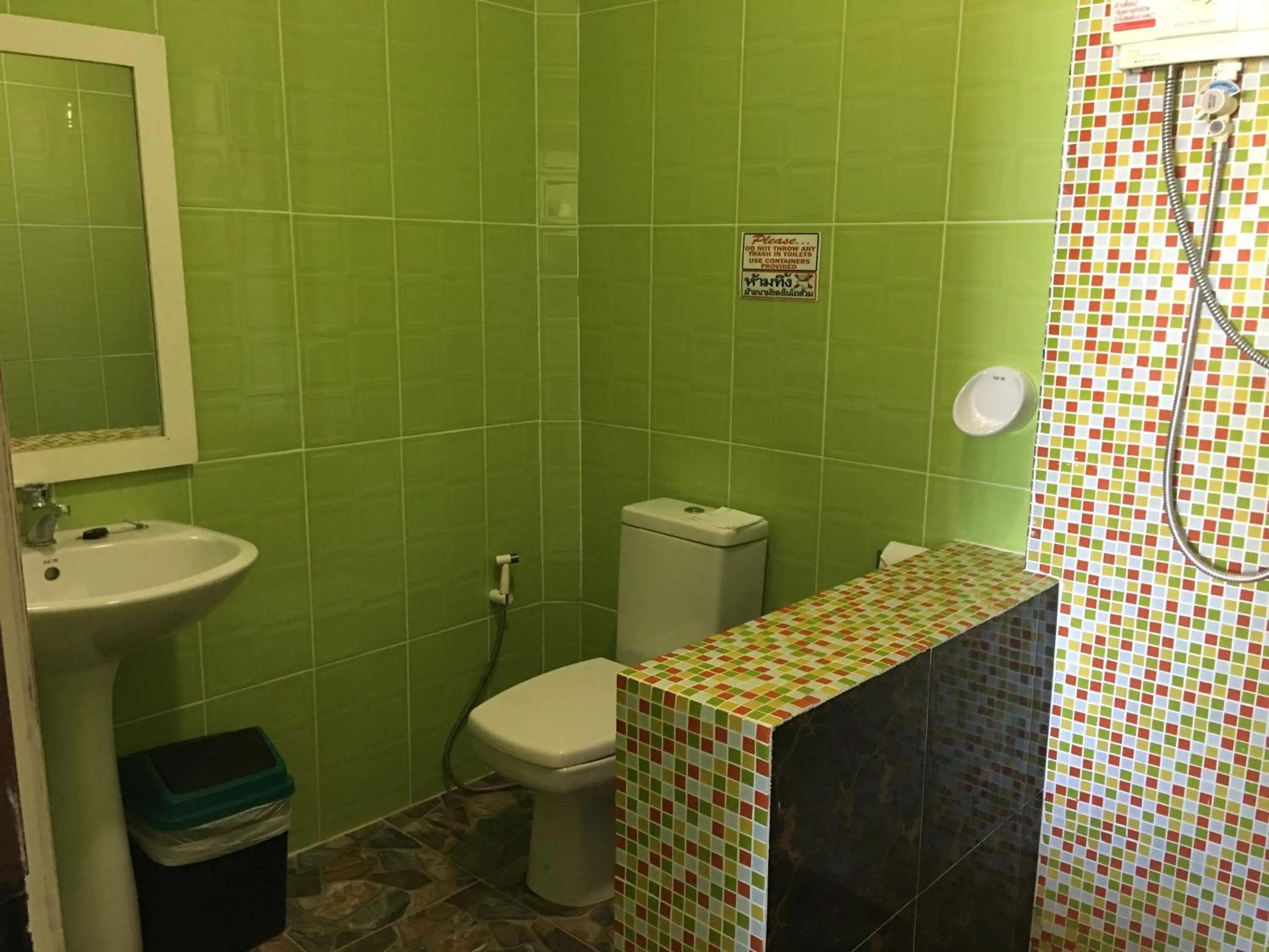 Toilet in Lanta Garden Home