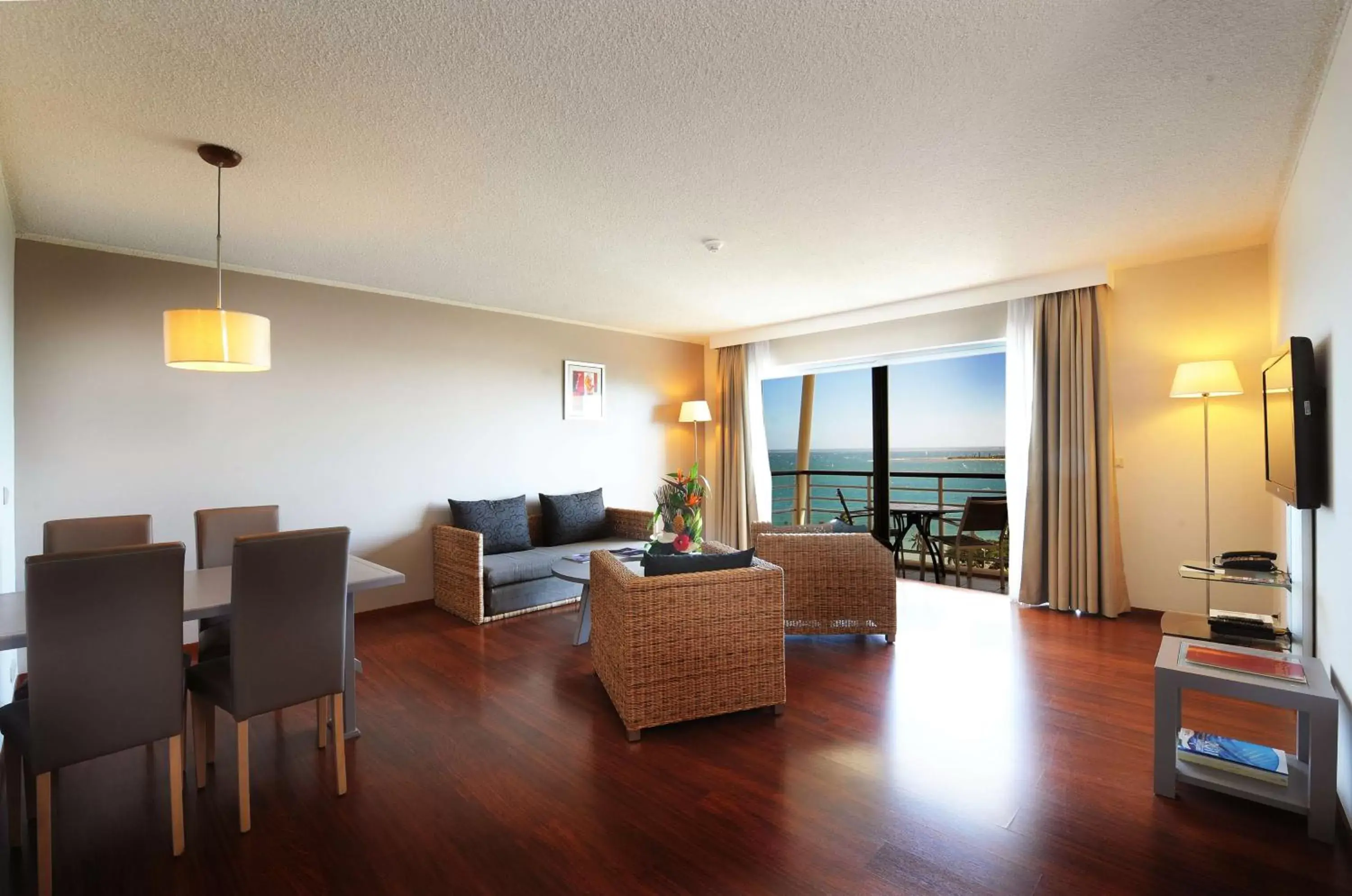 Bed, Seating Area in Hilton Noumea La Promenade Residences