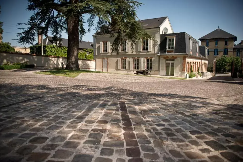 Property Building in Champagne André Bergère