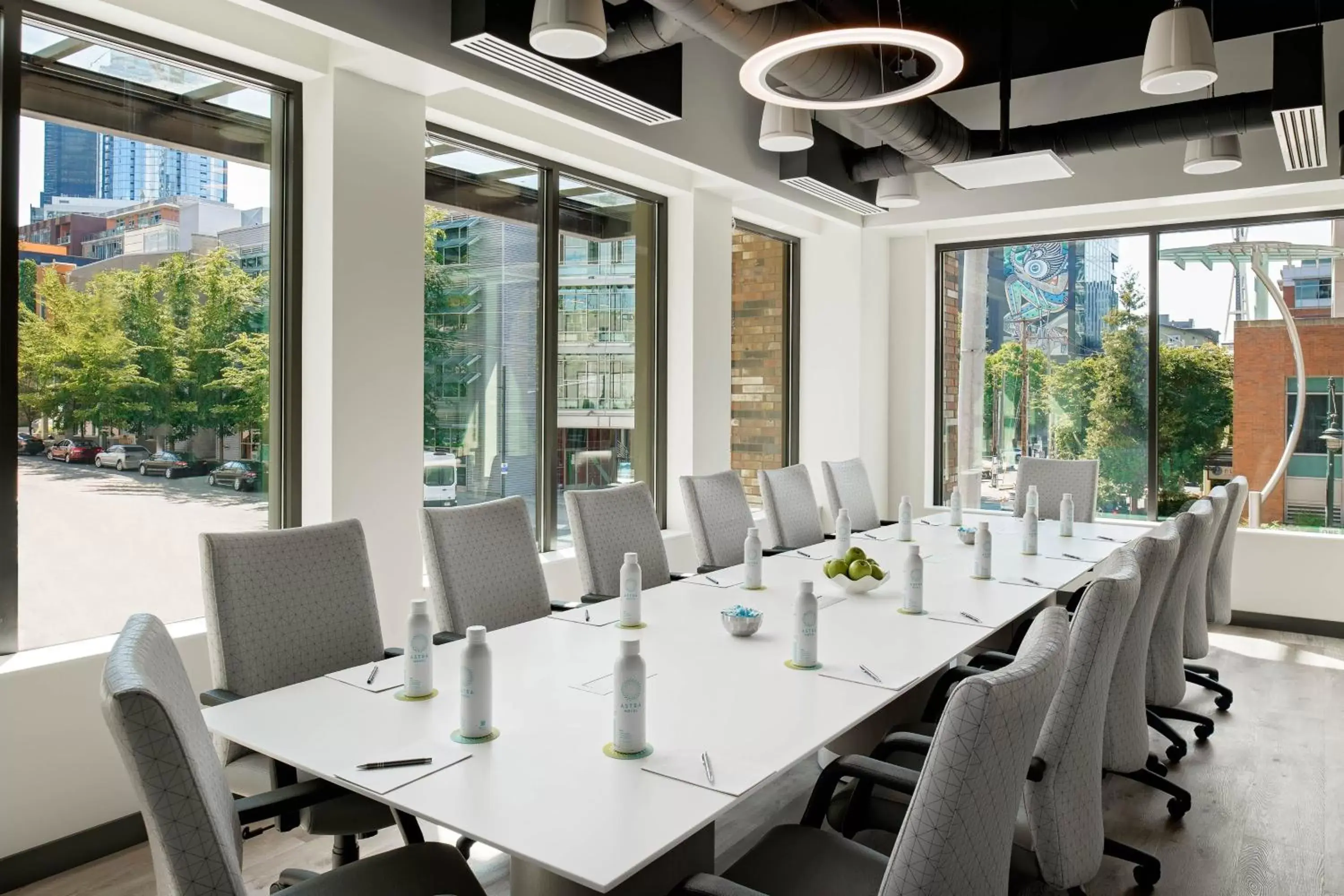 Meeting/conference room in Astra Hotel, Seattle, A Tribute Portfolio Hotel by Marriott