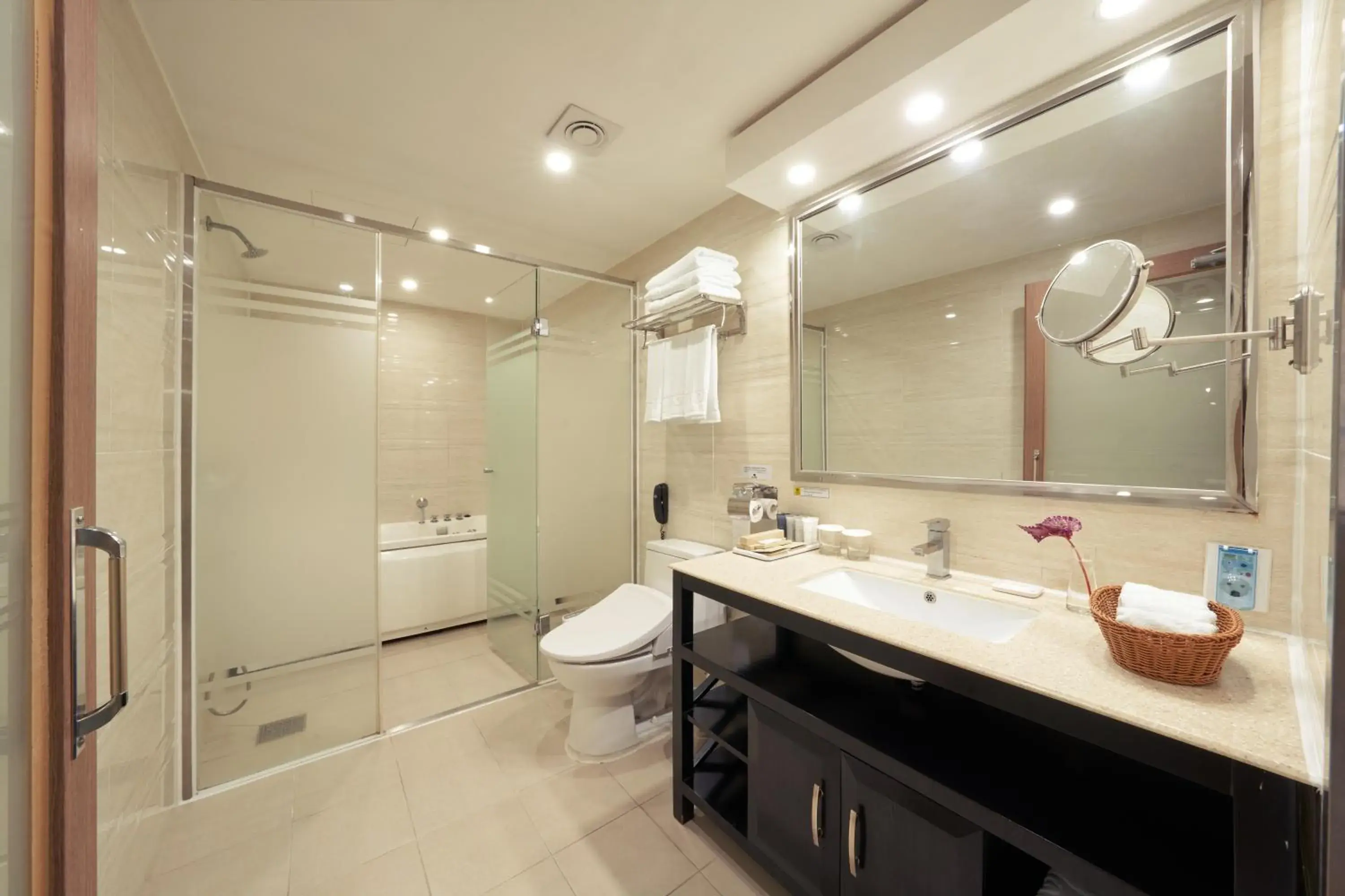 Bathroom in Gyeongju GG Tourist Hotel