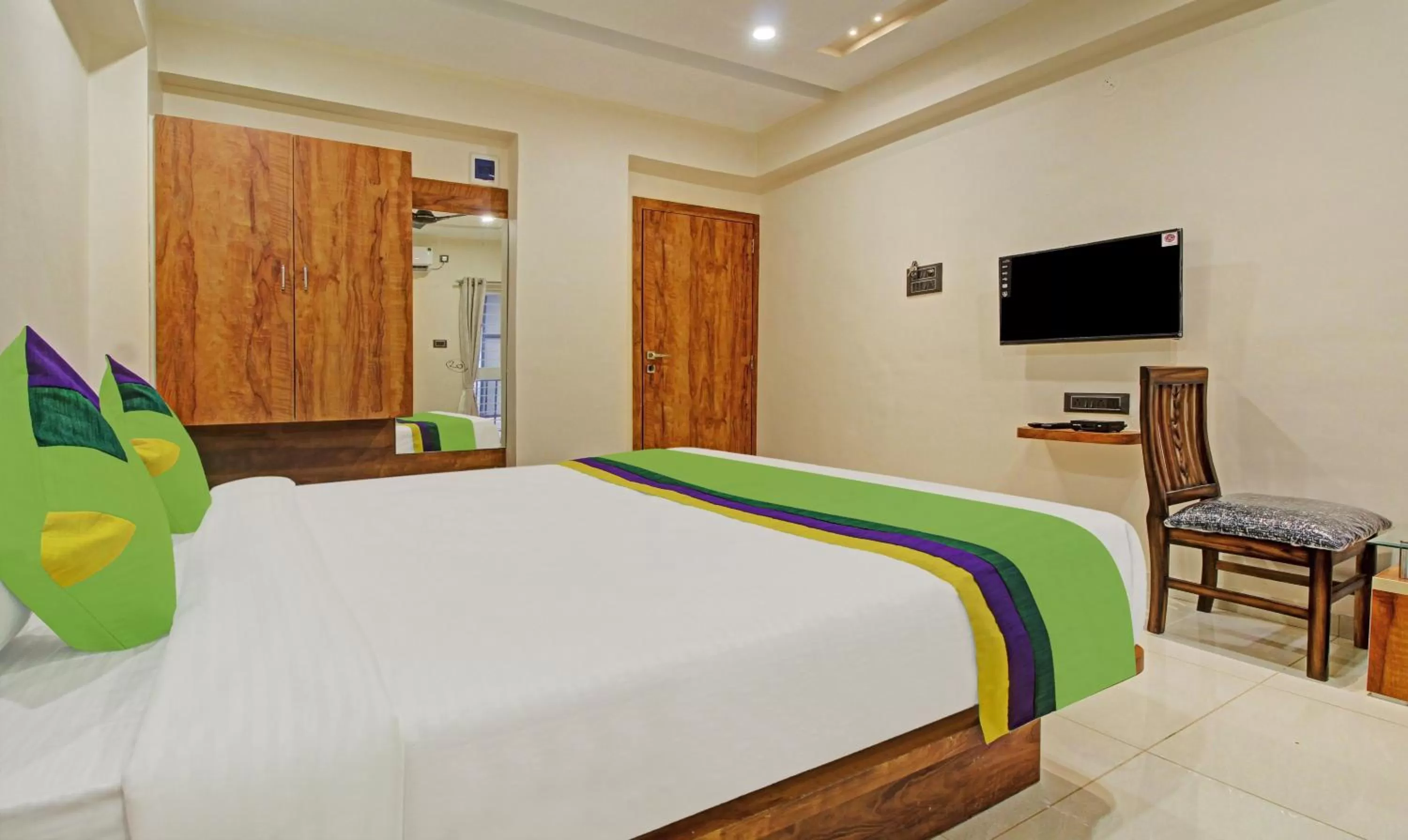 Bedroom, Bed in Treebo Royal Imperio, Hinjewadi