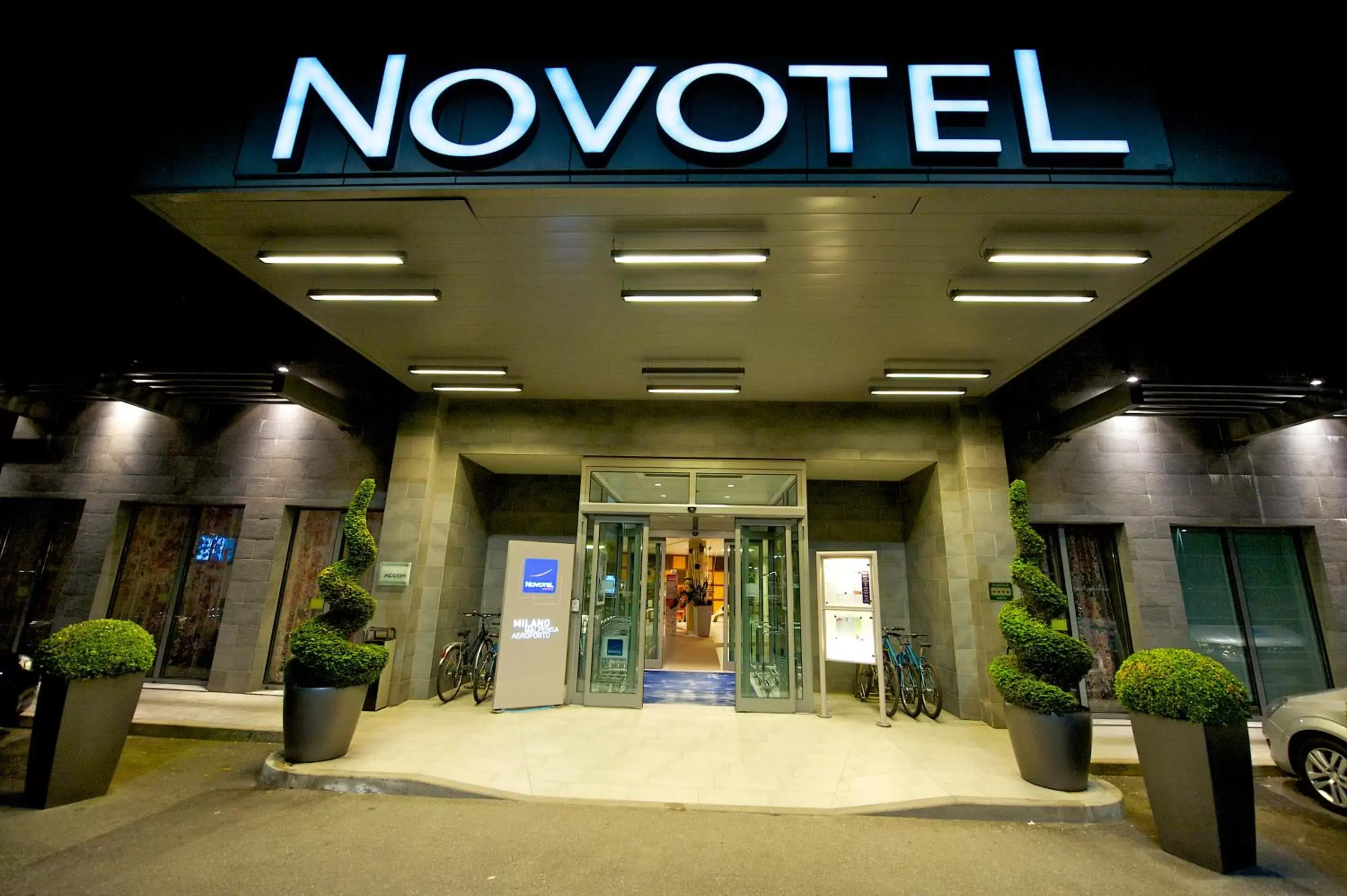 Facade/entrance in Novotel Milano Malpensa Aeroporto