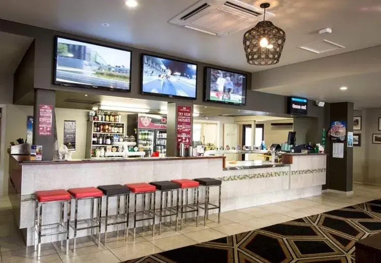 Alcoholic drinks, Lounge/Bar in Castlereagh Hotel