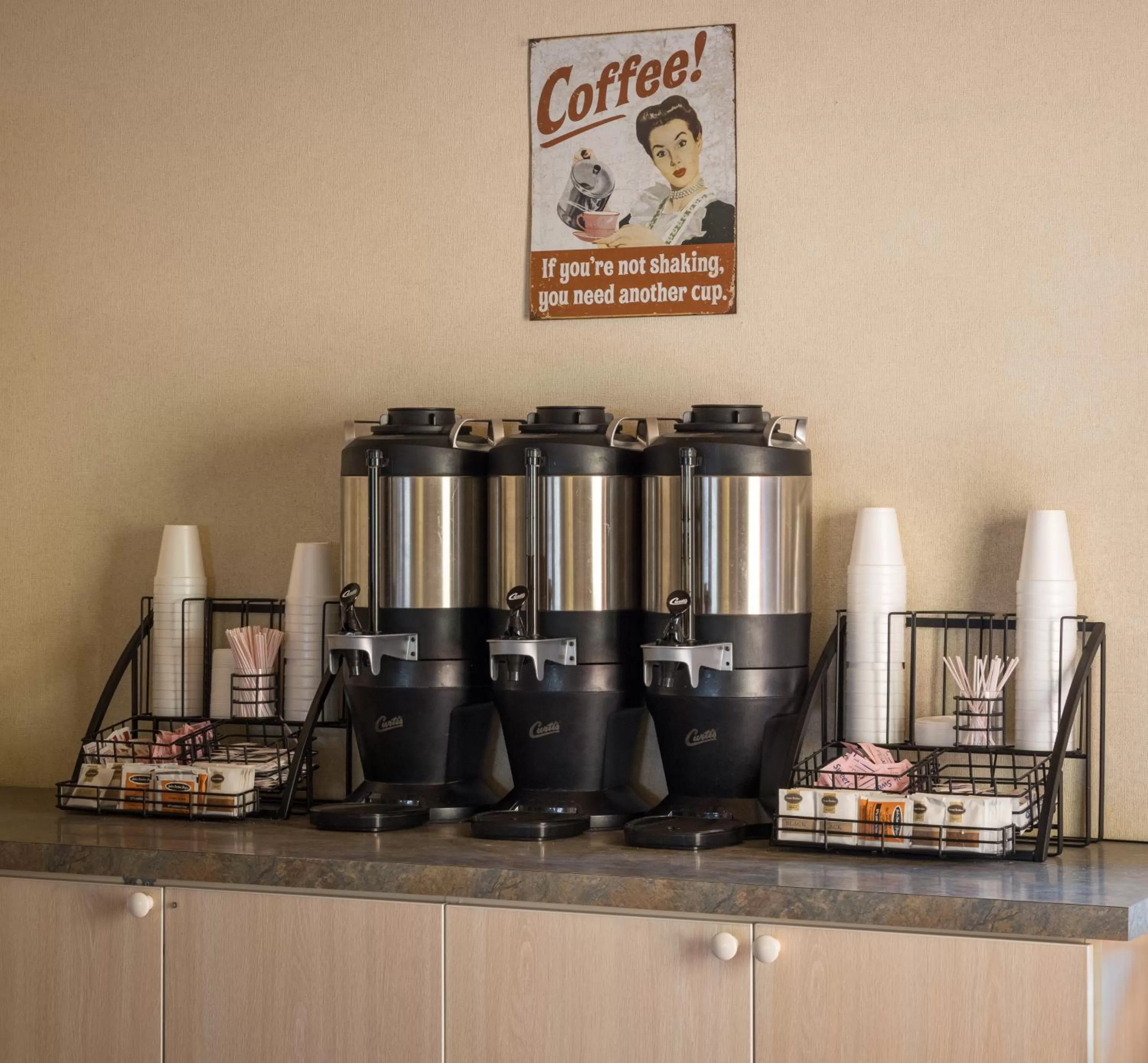 Coffee/tea facilities in River Canyon Lodge