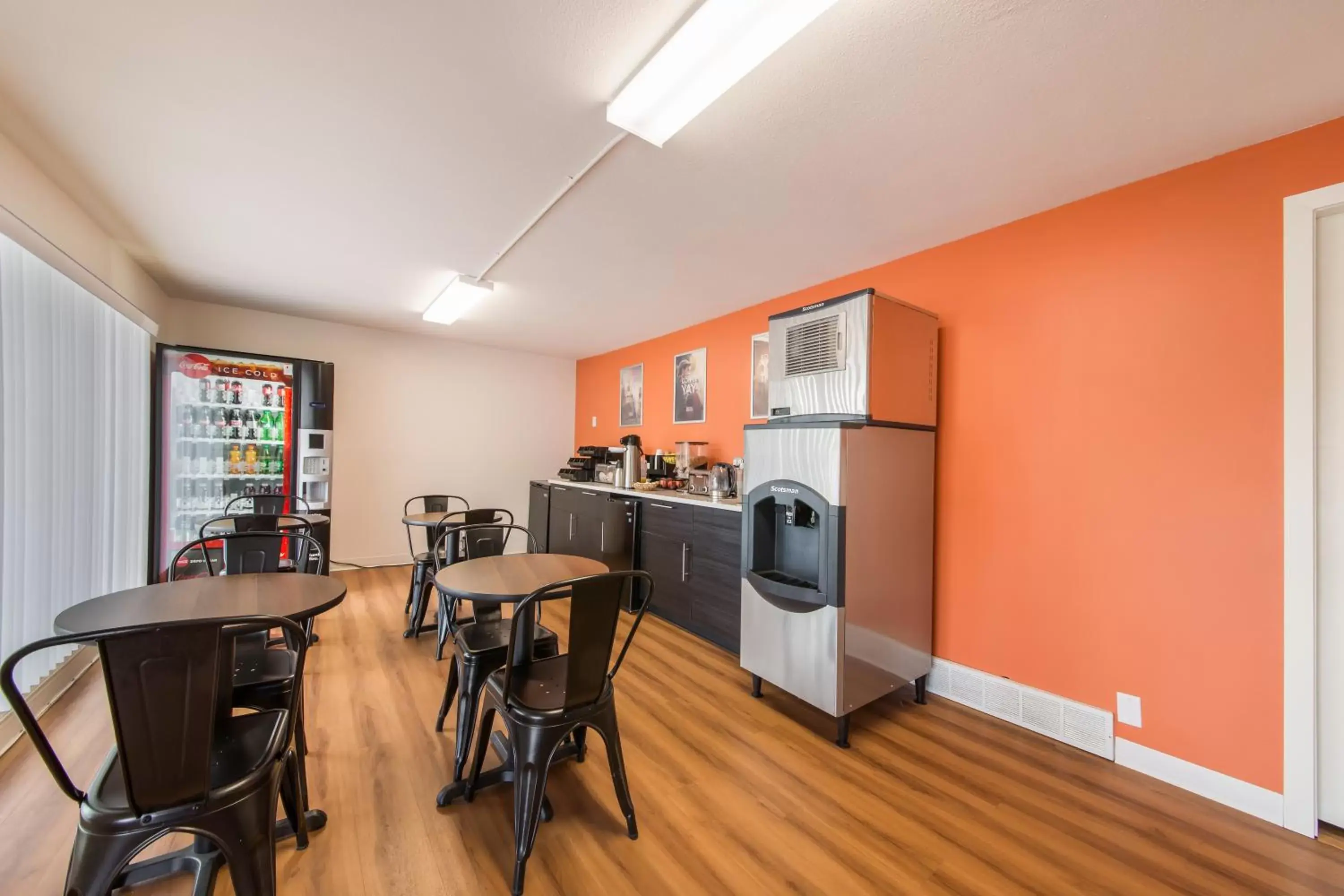 Property building in Motel 6-Cranbrook, BC Property building in Motel 6-Cranbrook, BC