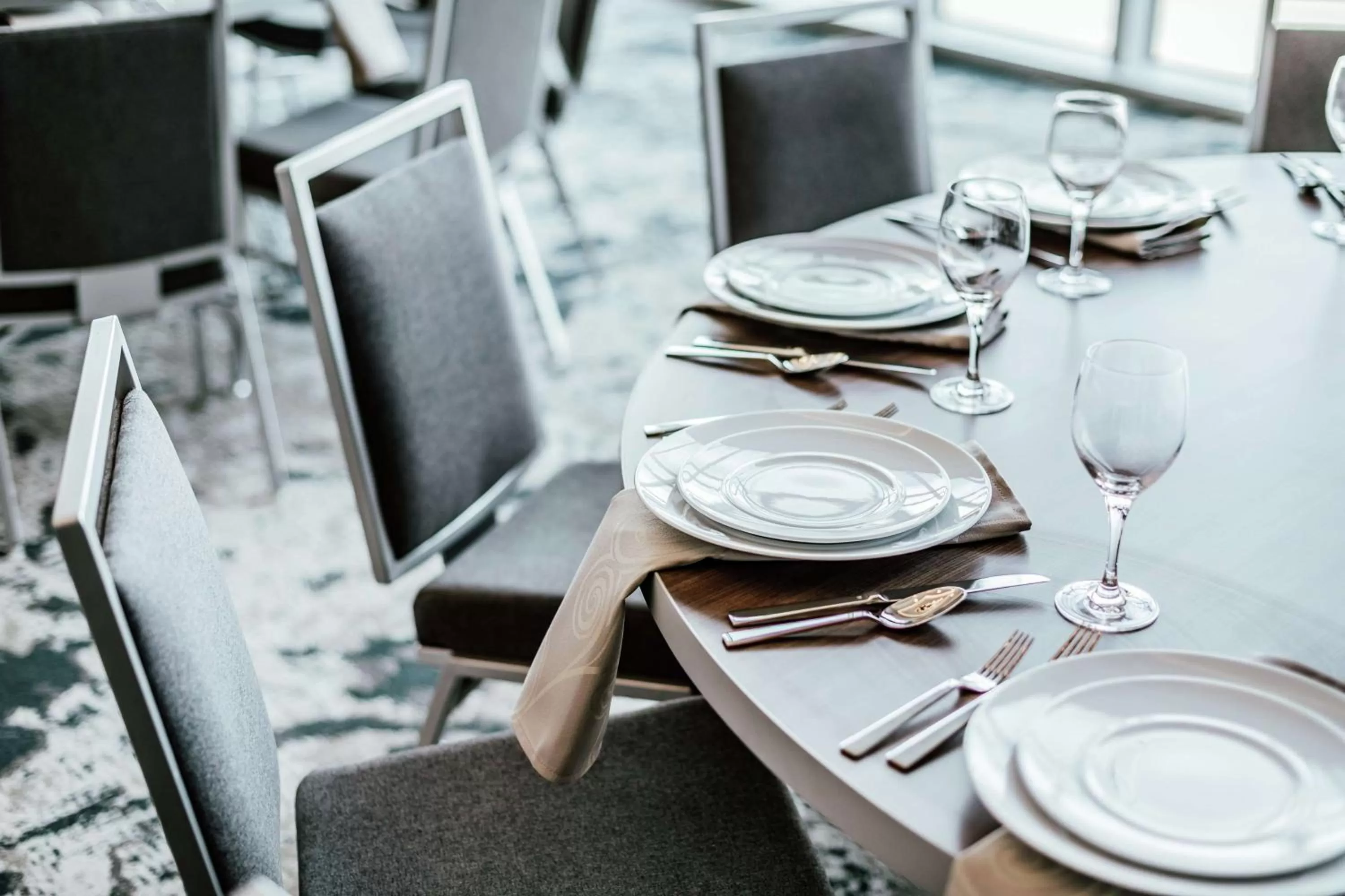 Dining area in Hilton Garden Inn Denver Union Station