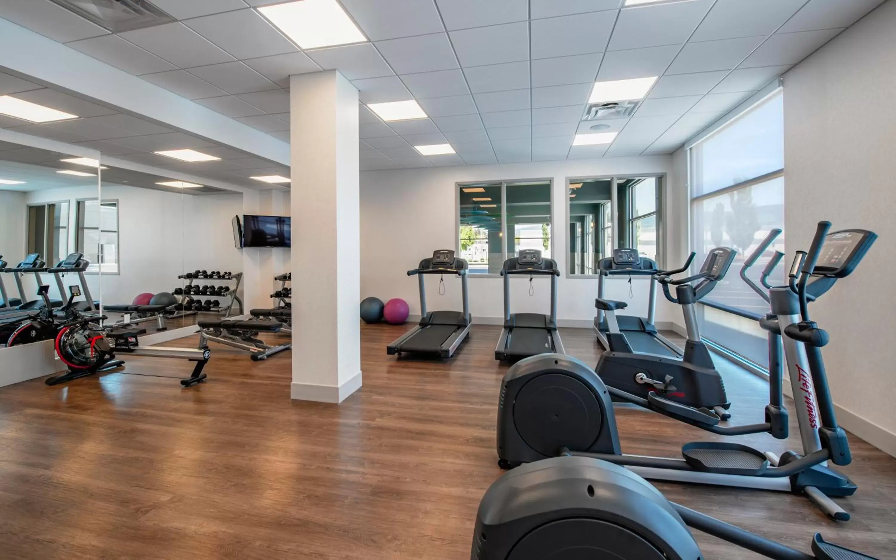 Fitness centre/facilities, Fitness Center/Facilities in Holiday Inn Express & Suites Kelowna - East, an IHG Hotel