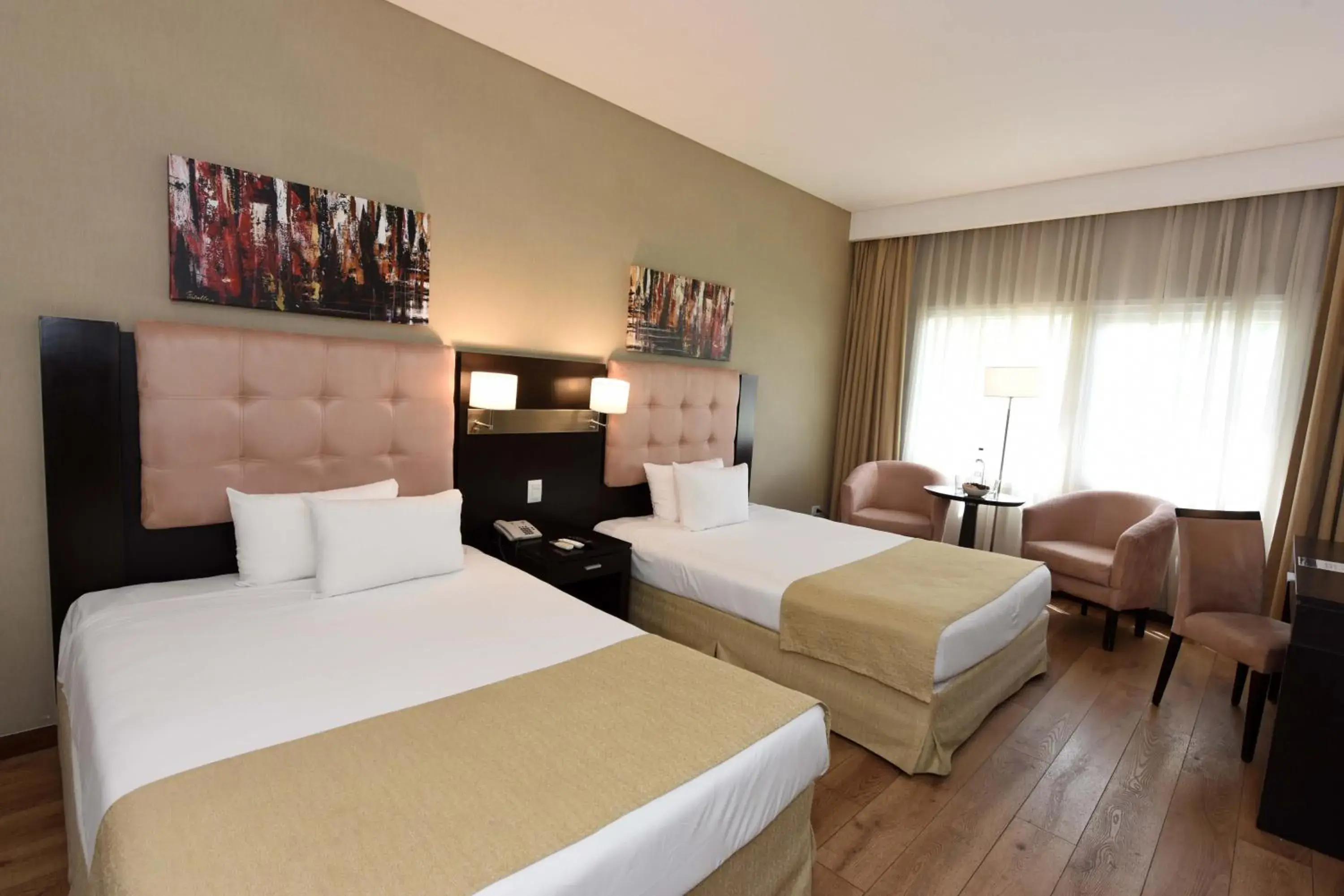 Bed in Howard Johnson Hotel & Convention Center Ezeiza