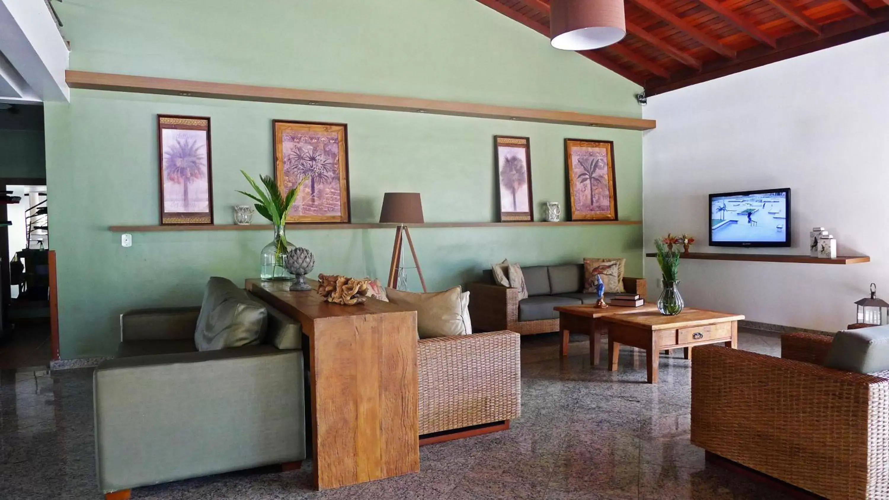Communal lounge/ TV room, Seating Area in Sarana Praia Hotel
