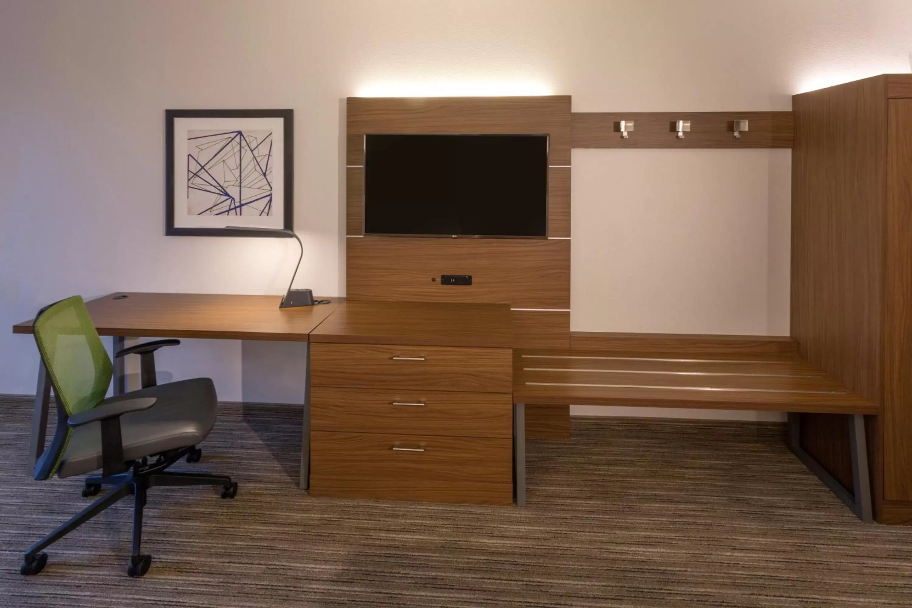 Photo of the whole room, TV/Entertainment Center in Holiday Inn Express & Suites - Seattle South - Tukwila, an IHG Hotel