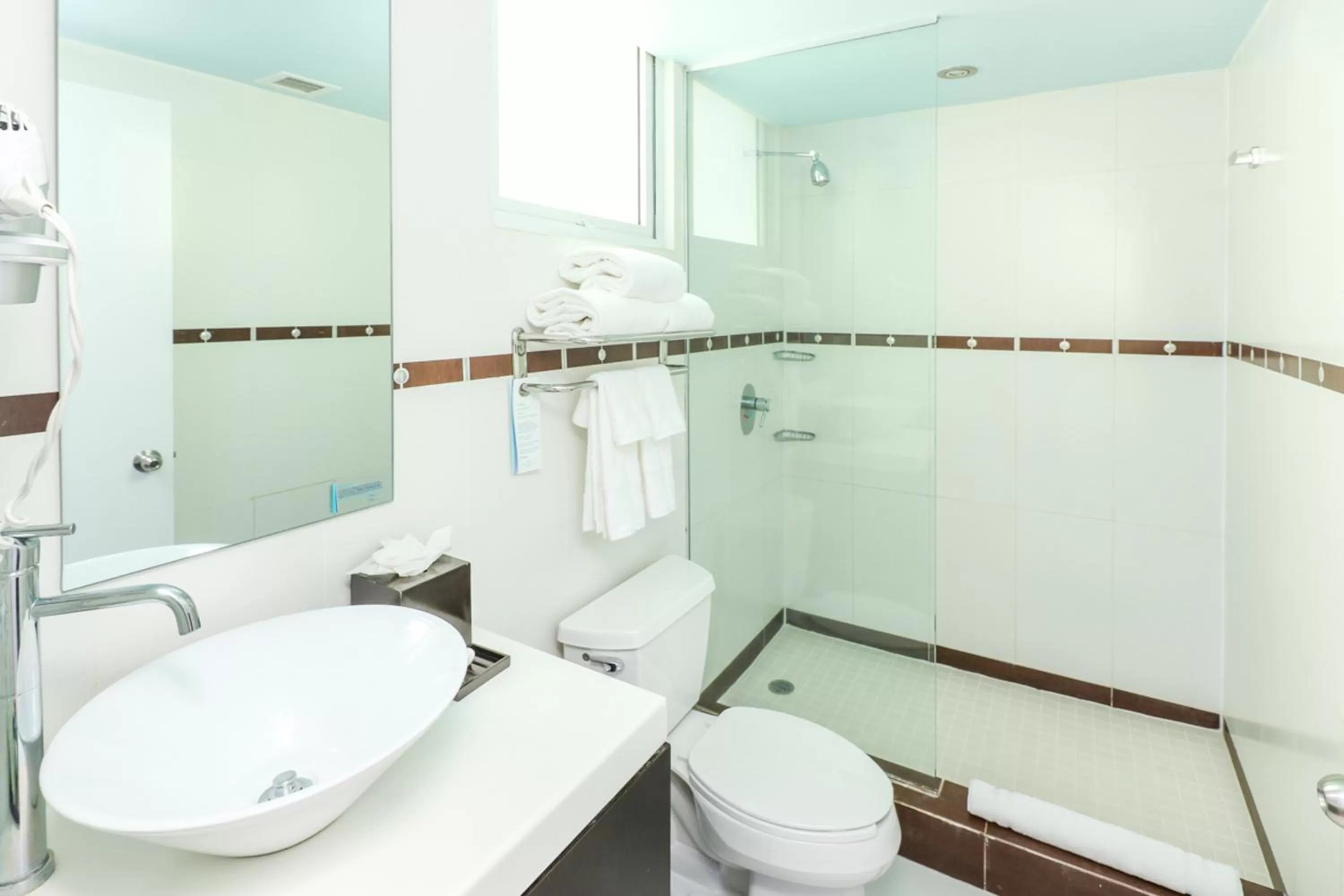 Bathroom in San Juan Water & Beach Club Hotel