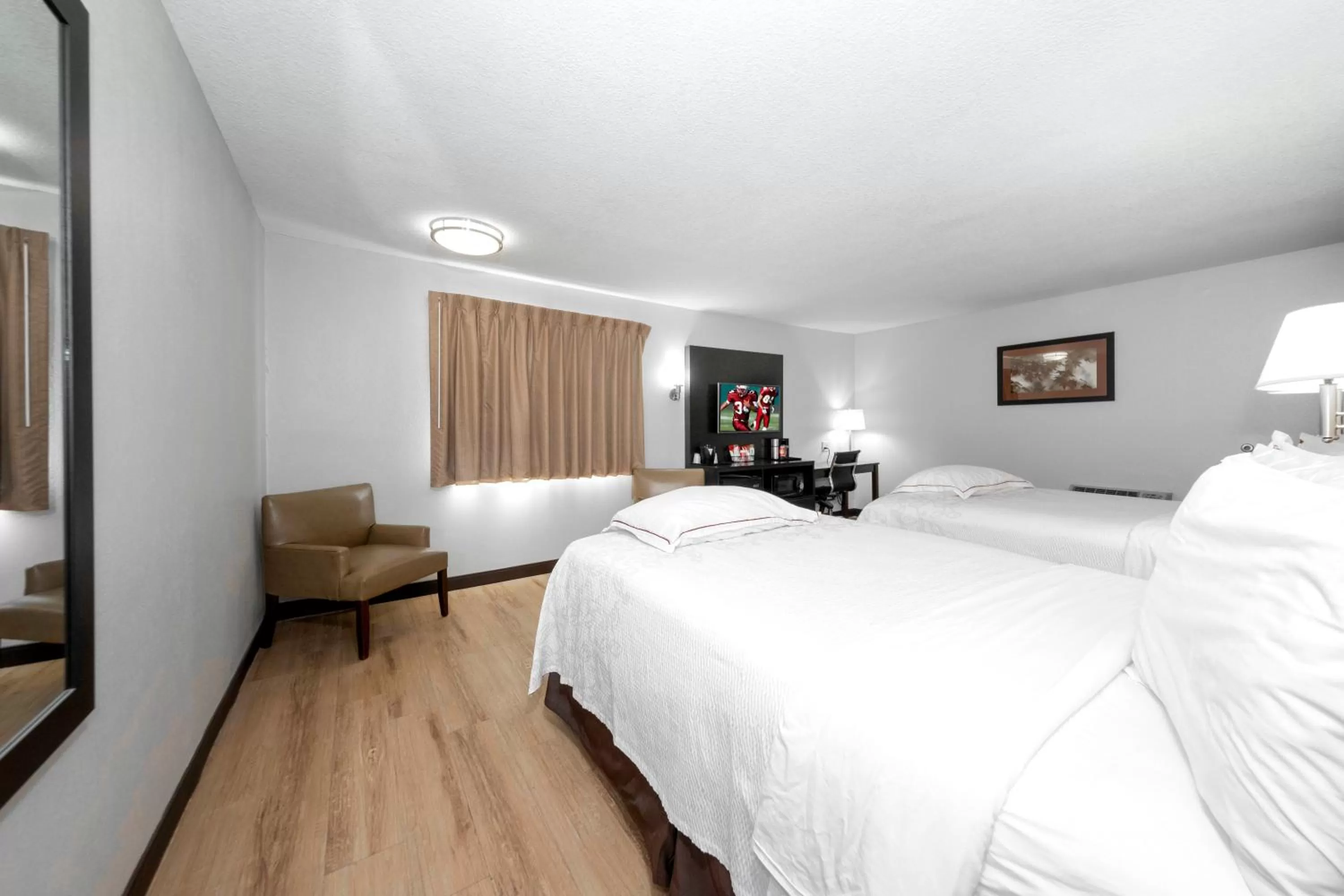 Premium King Room First Floor Smoke Free (Upgraded Bedding & Snack Box) in Red Roof Inn PLUS+ Huntsville