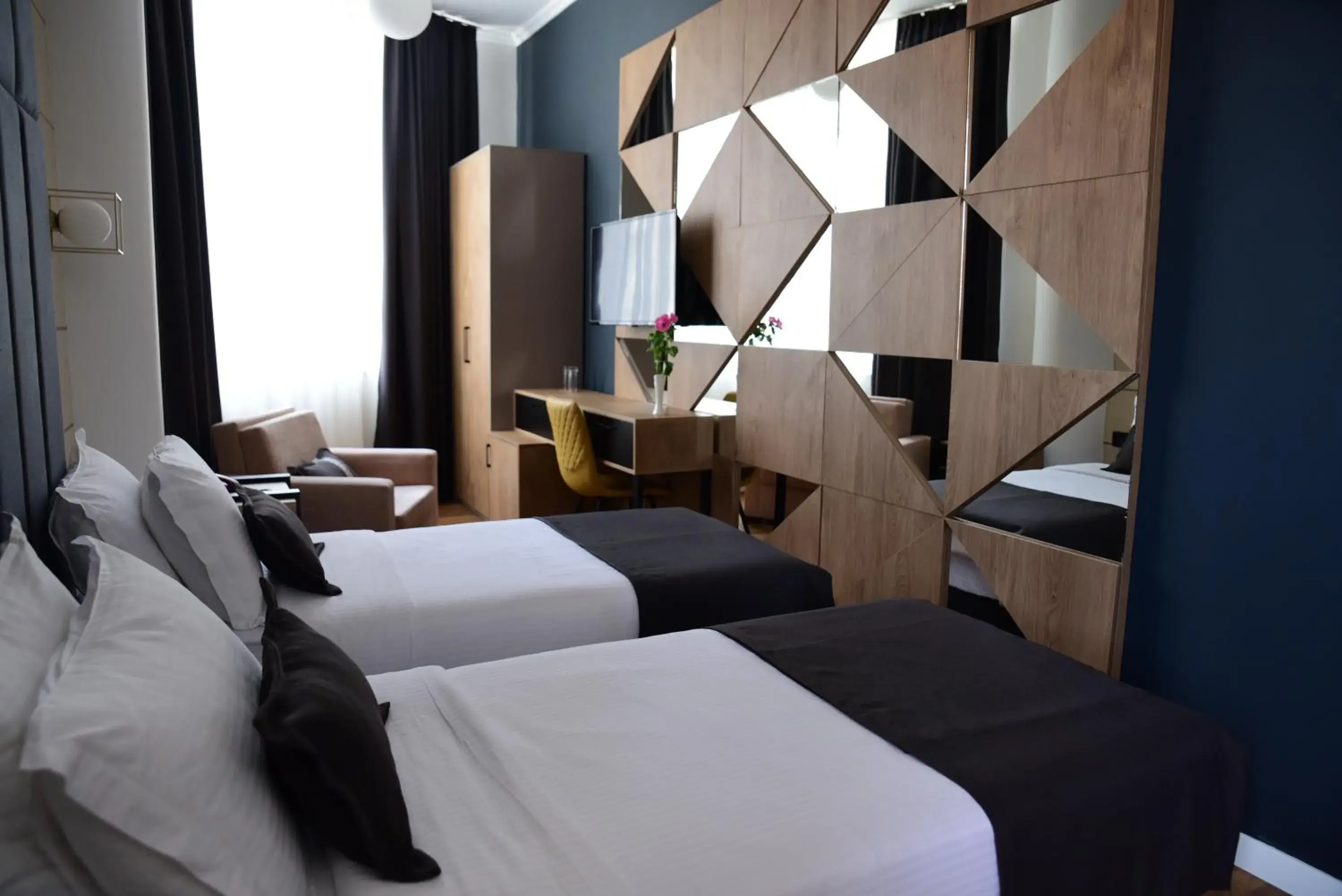 Photo of the whole room, Bed in Hotel Comfort Photo of the whole room, Bed in Hotel Comfort