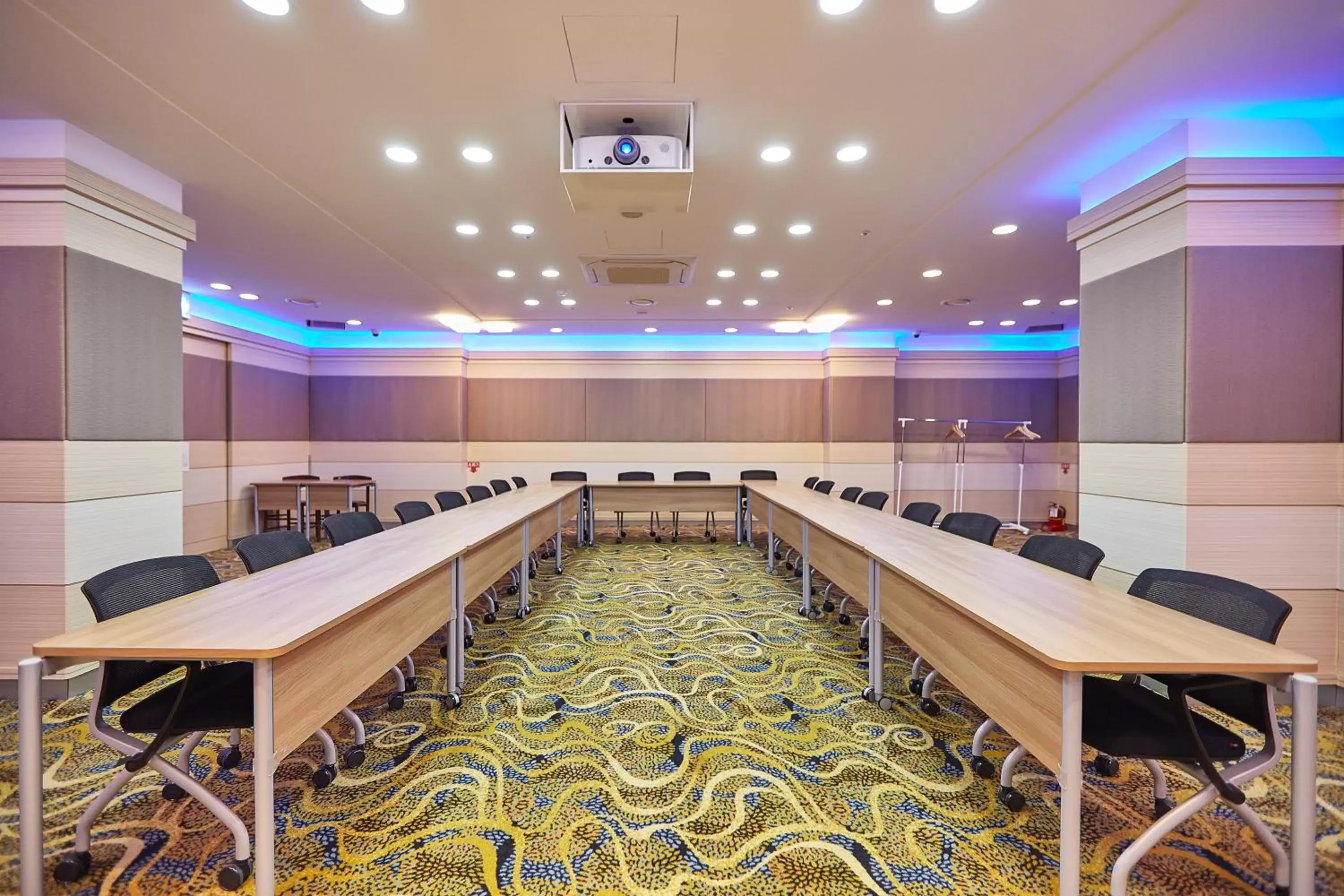 Meeting/conference room in Towerhill Hotel