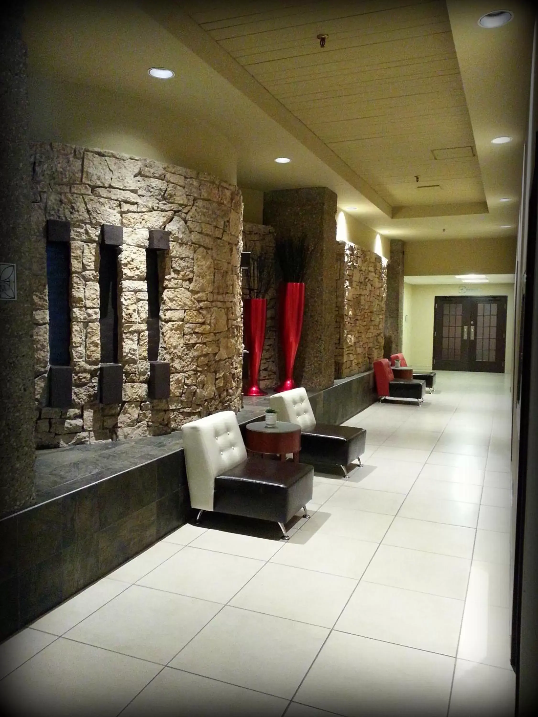 Lobby or reception, Lobby/Reception in Ramada Plaza by Wyndham Regina Downtown