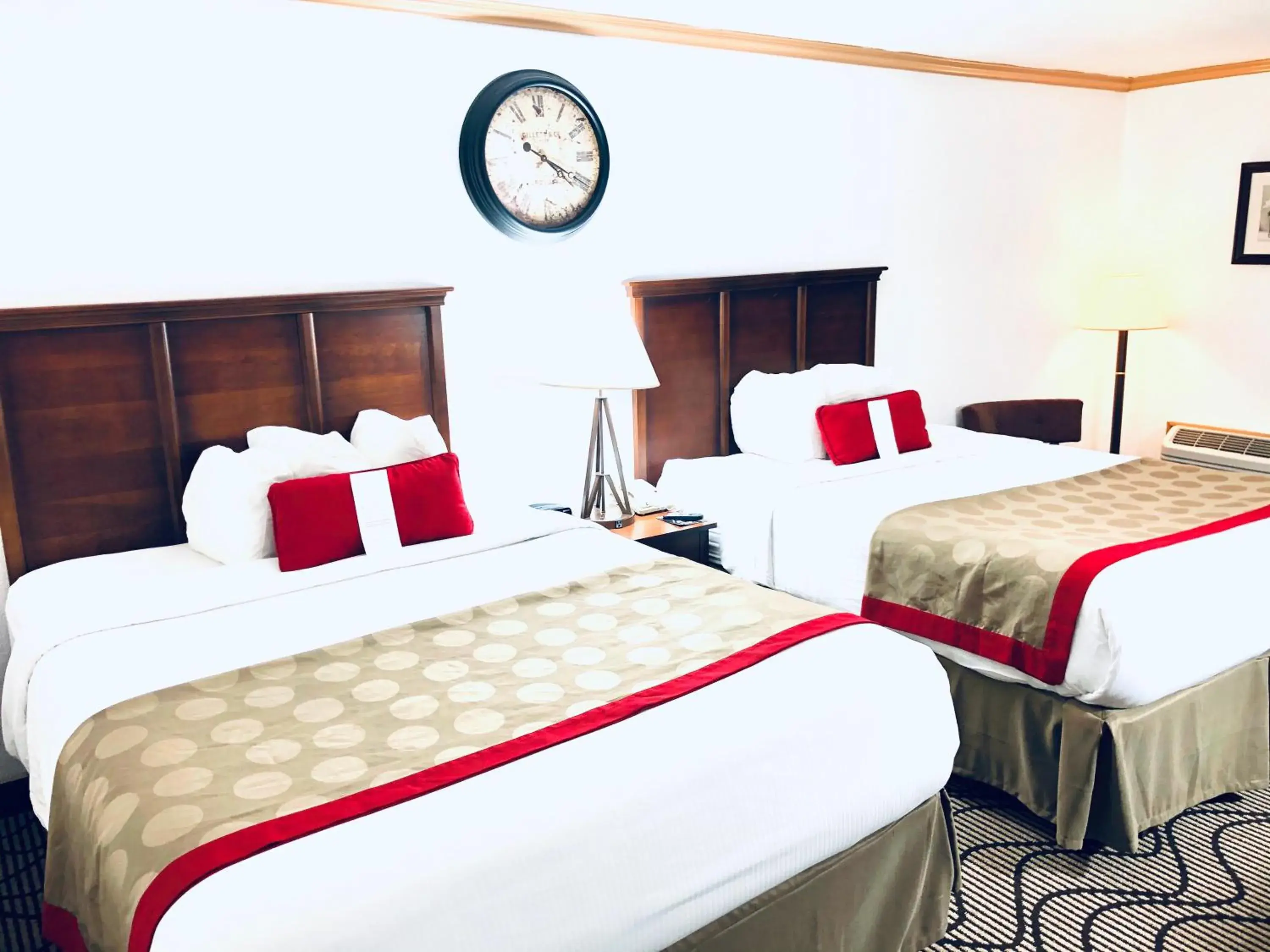 Bed in Ramada by Wyndham Birmingham Airport