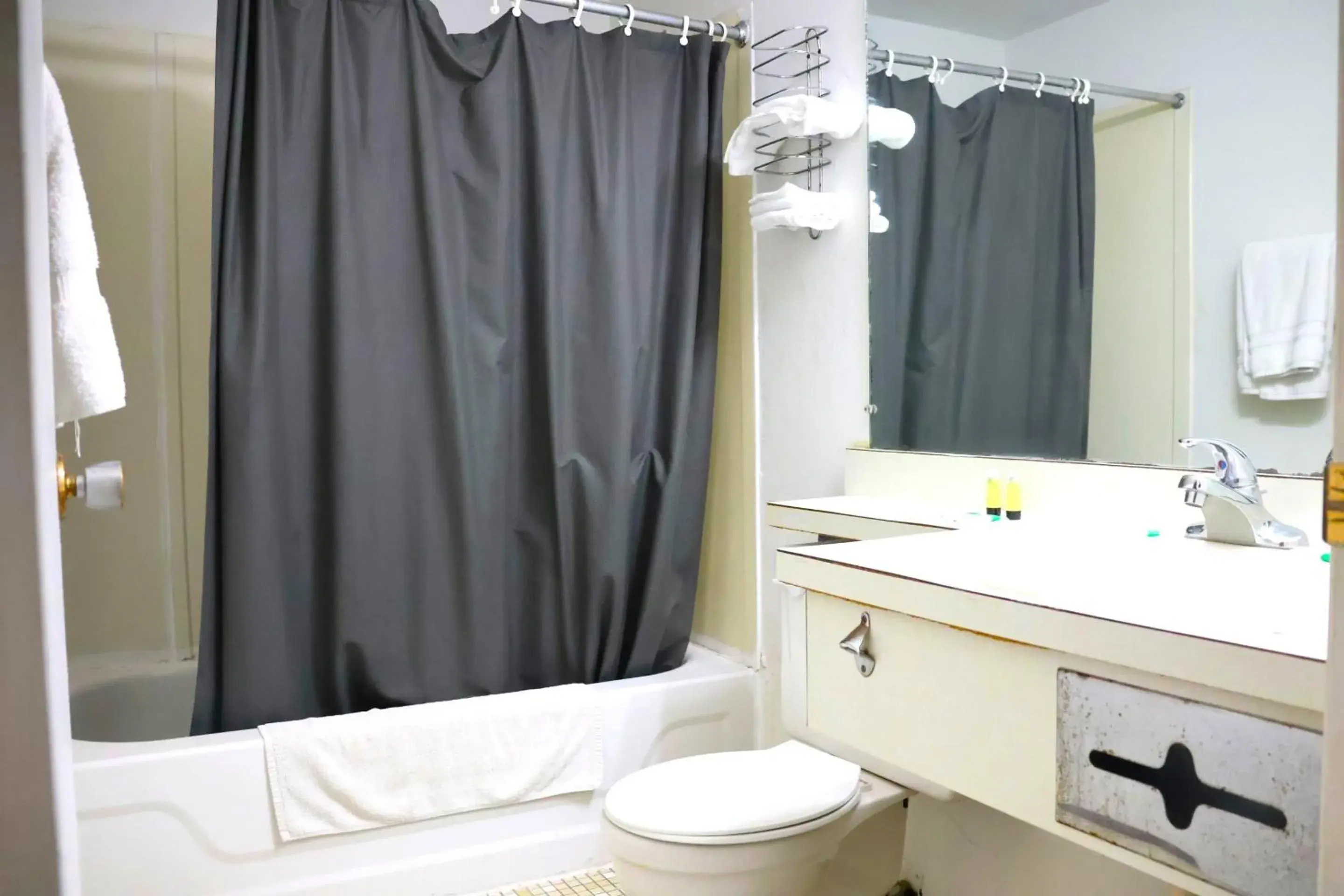 Bathroom in Hotel O Oskaloosa - Hwy 63/92