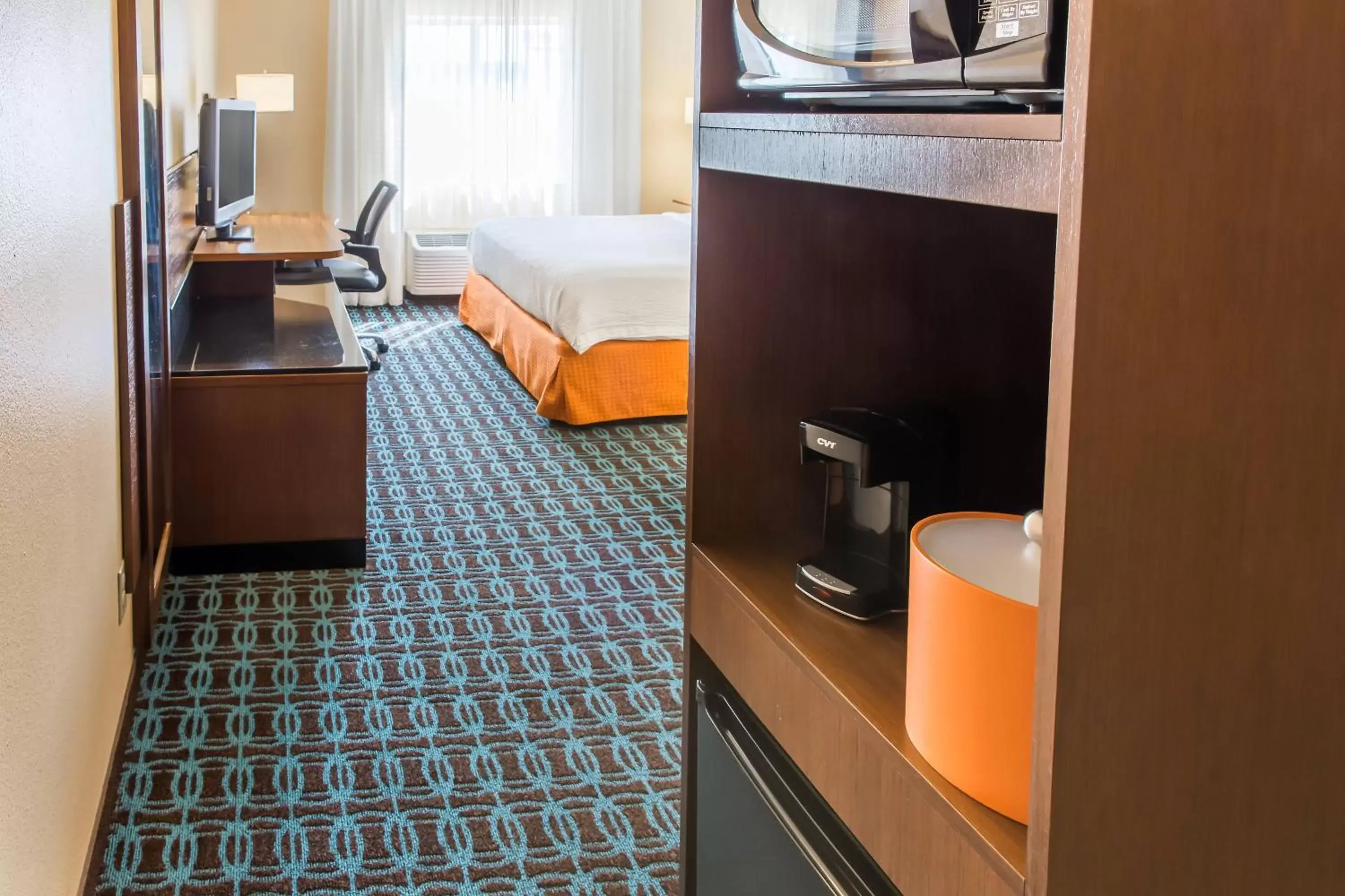 Photo of the whole room, Kitchen/Kitchenette in Fairfield Inn & Suites Sioux Falls